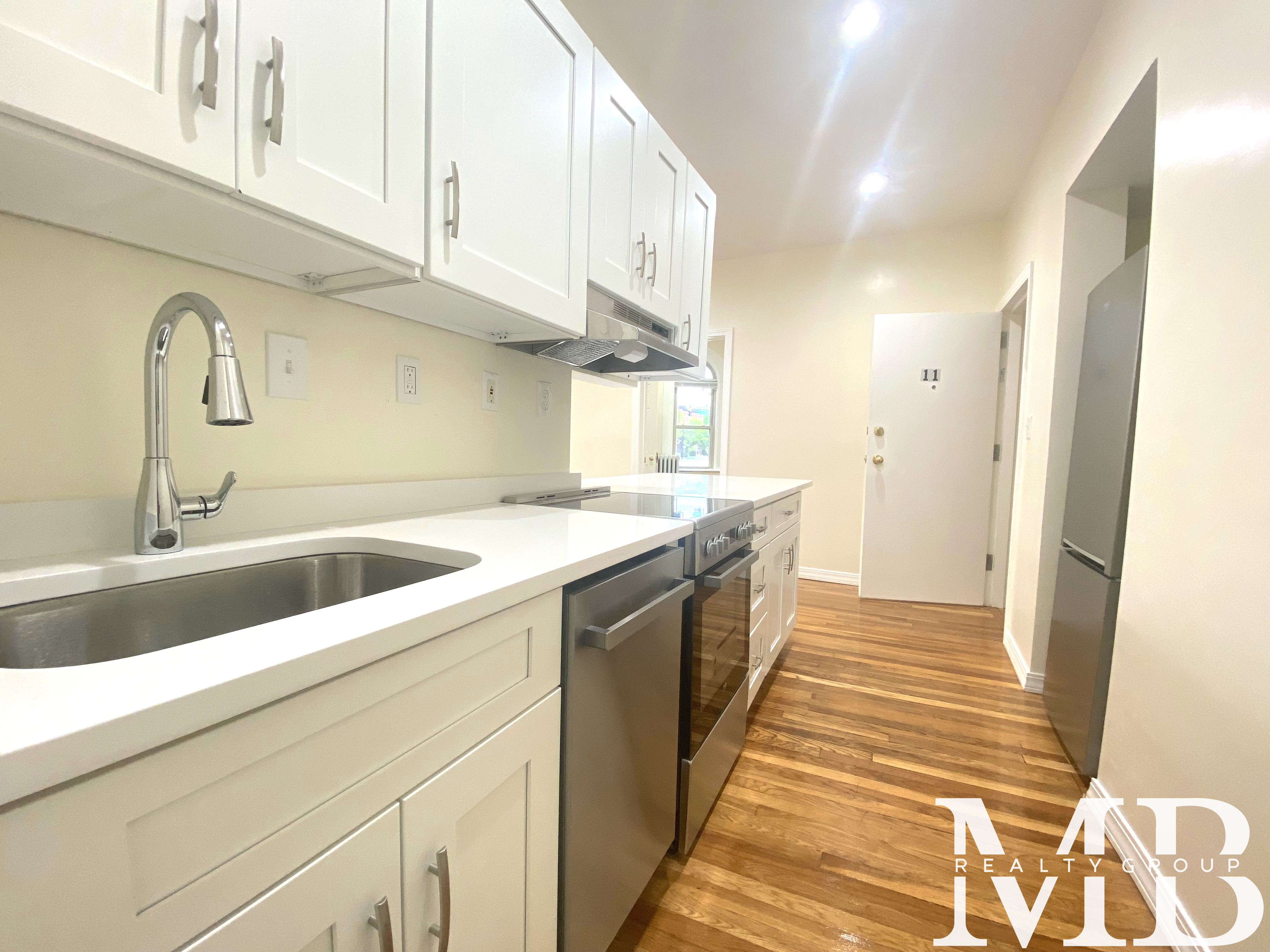 879 Beacon St, Fenway