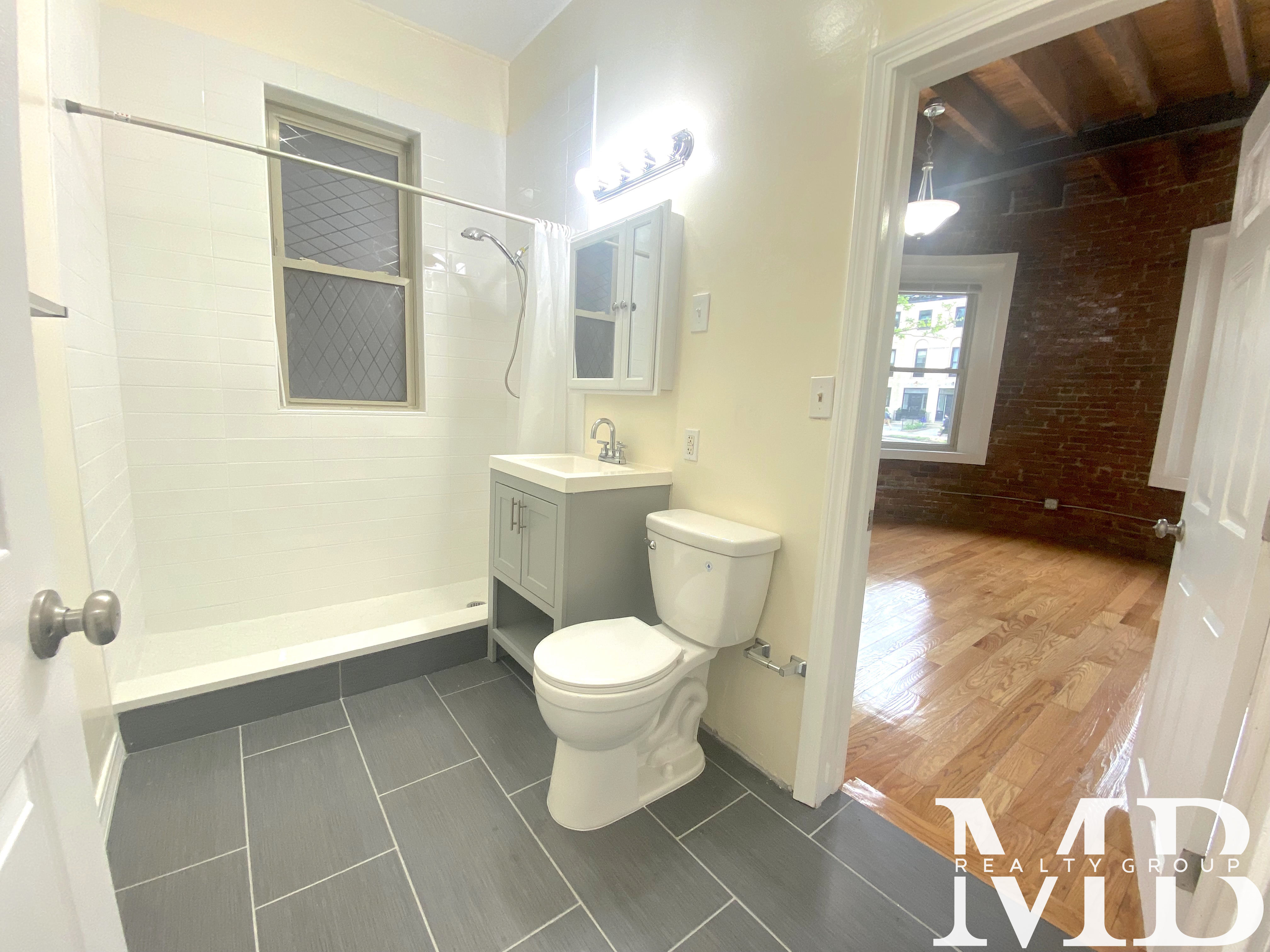 879 Beacon St, Fenway