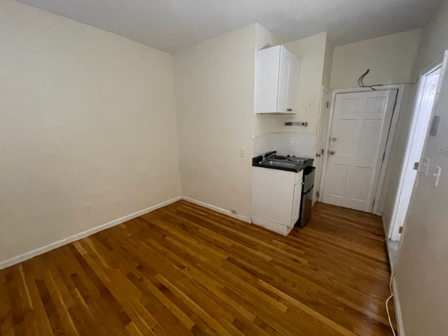 51 S Huntington Ave, Jamaica Plain