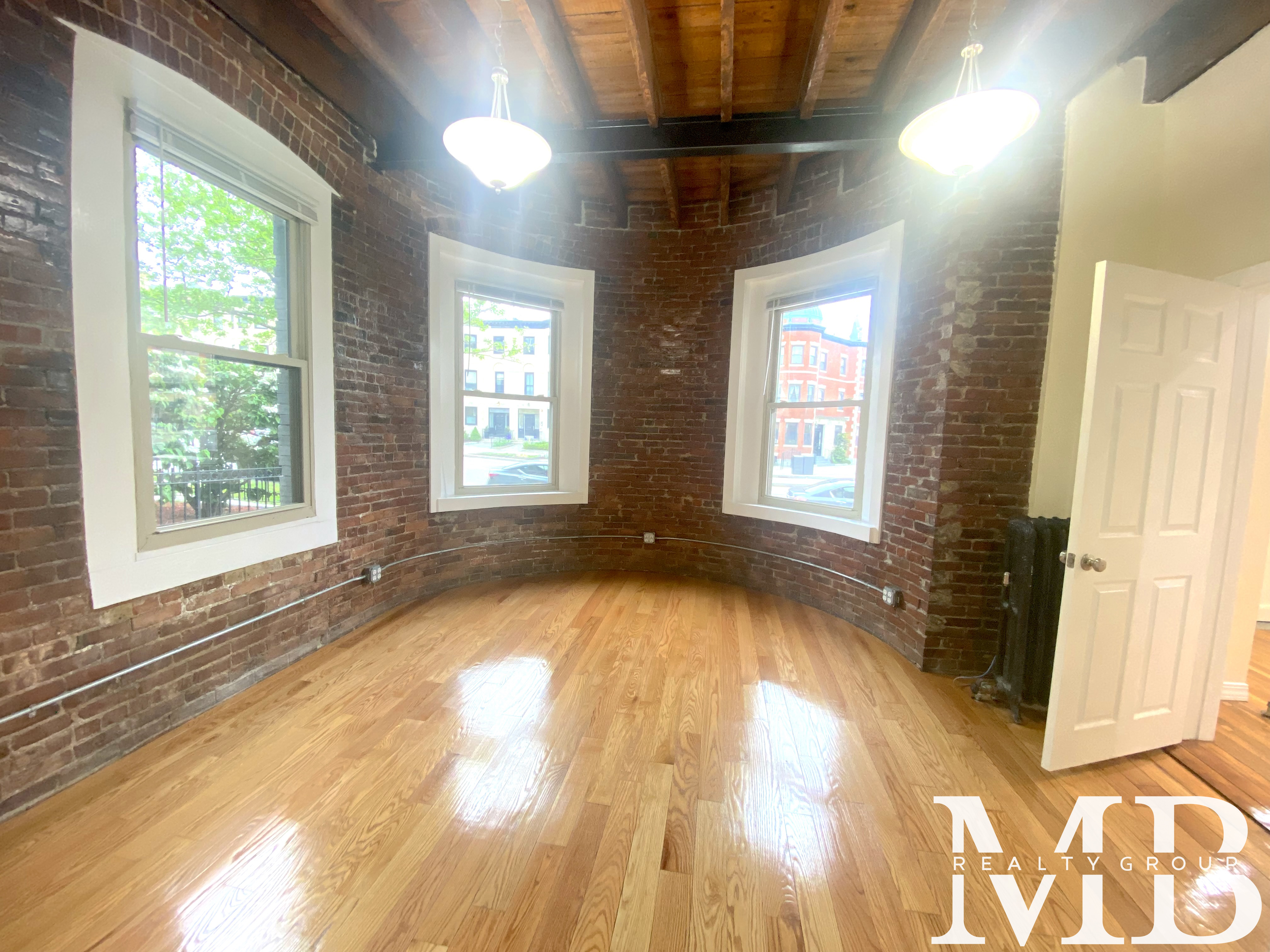 879 Beacon St, Fenway