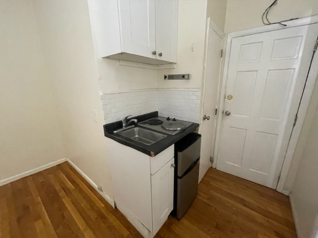 51 S Huntington Ave, Jamaica Plain