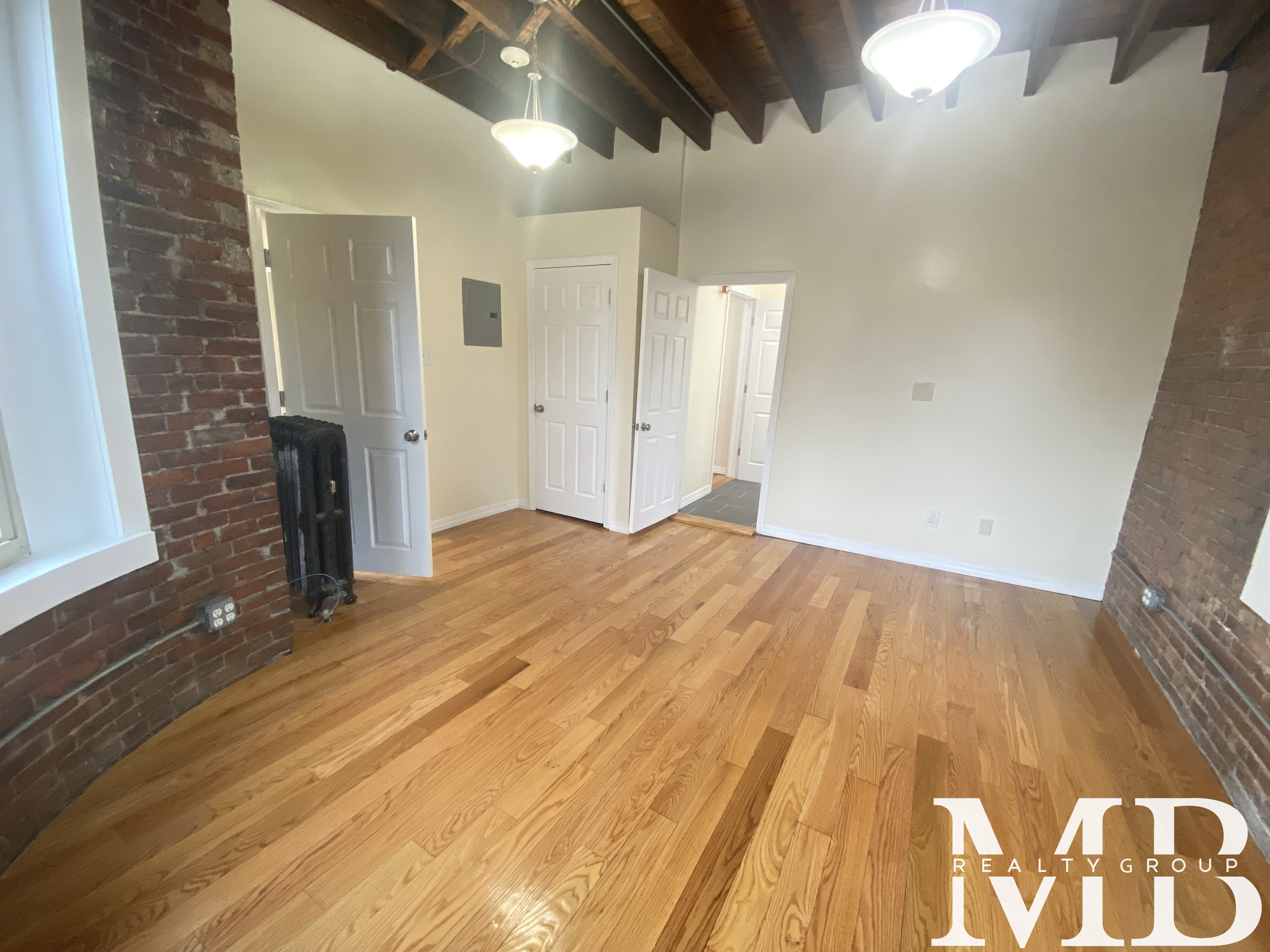 879 Beacon St, Fenway