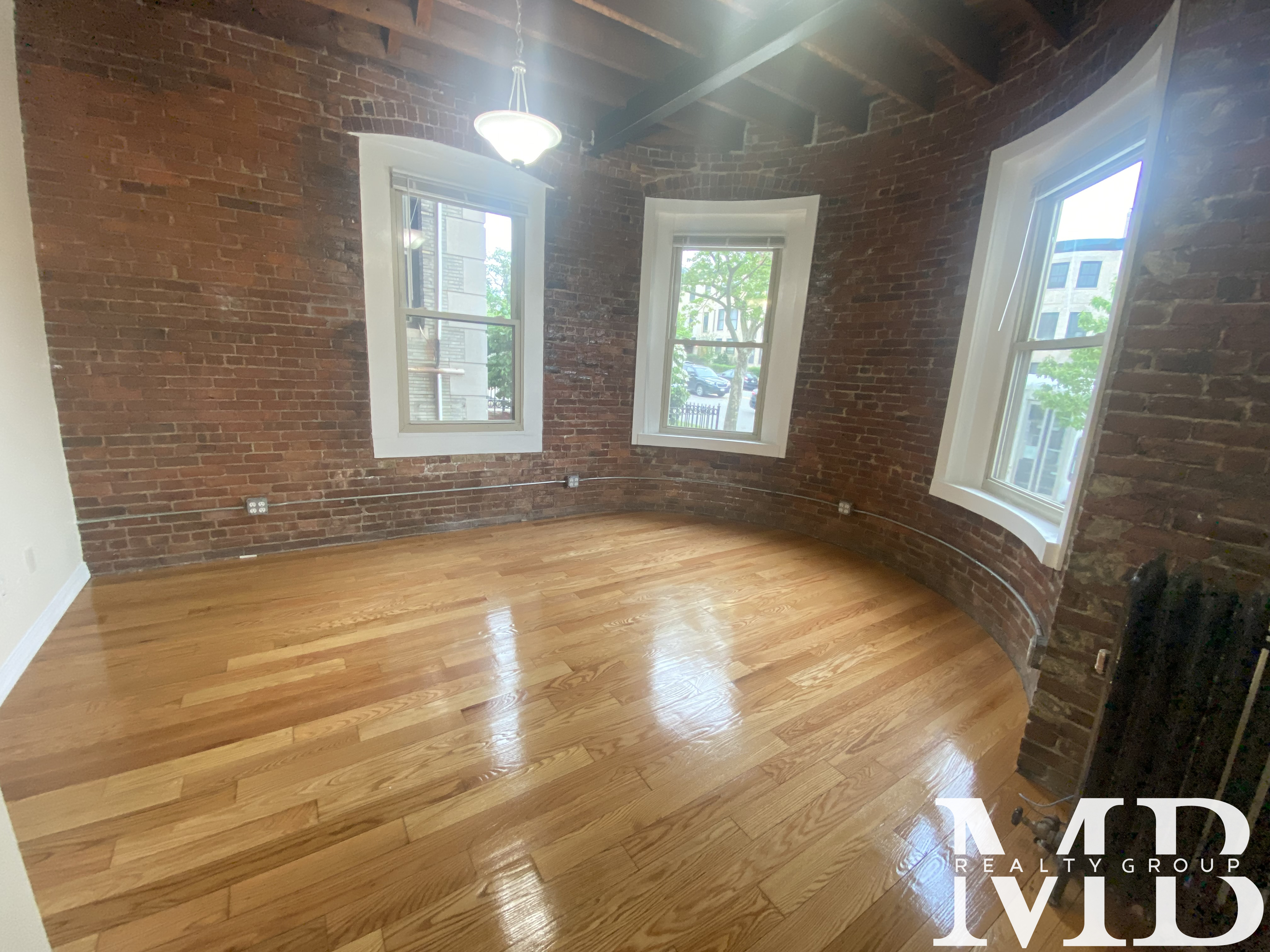 879 Beacon St, Fenway