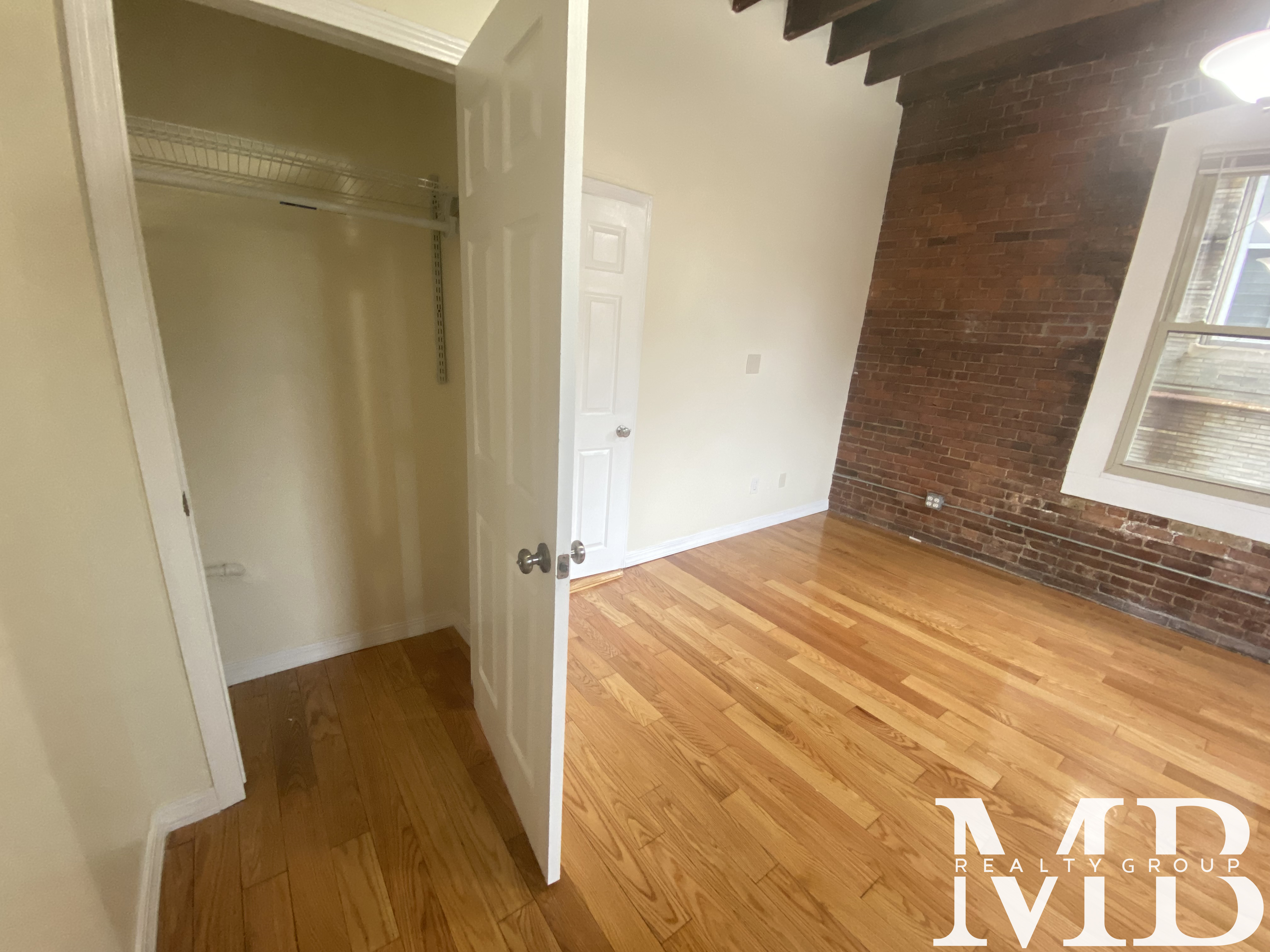 879 Beacon St, Fenway