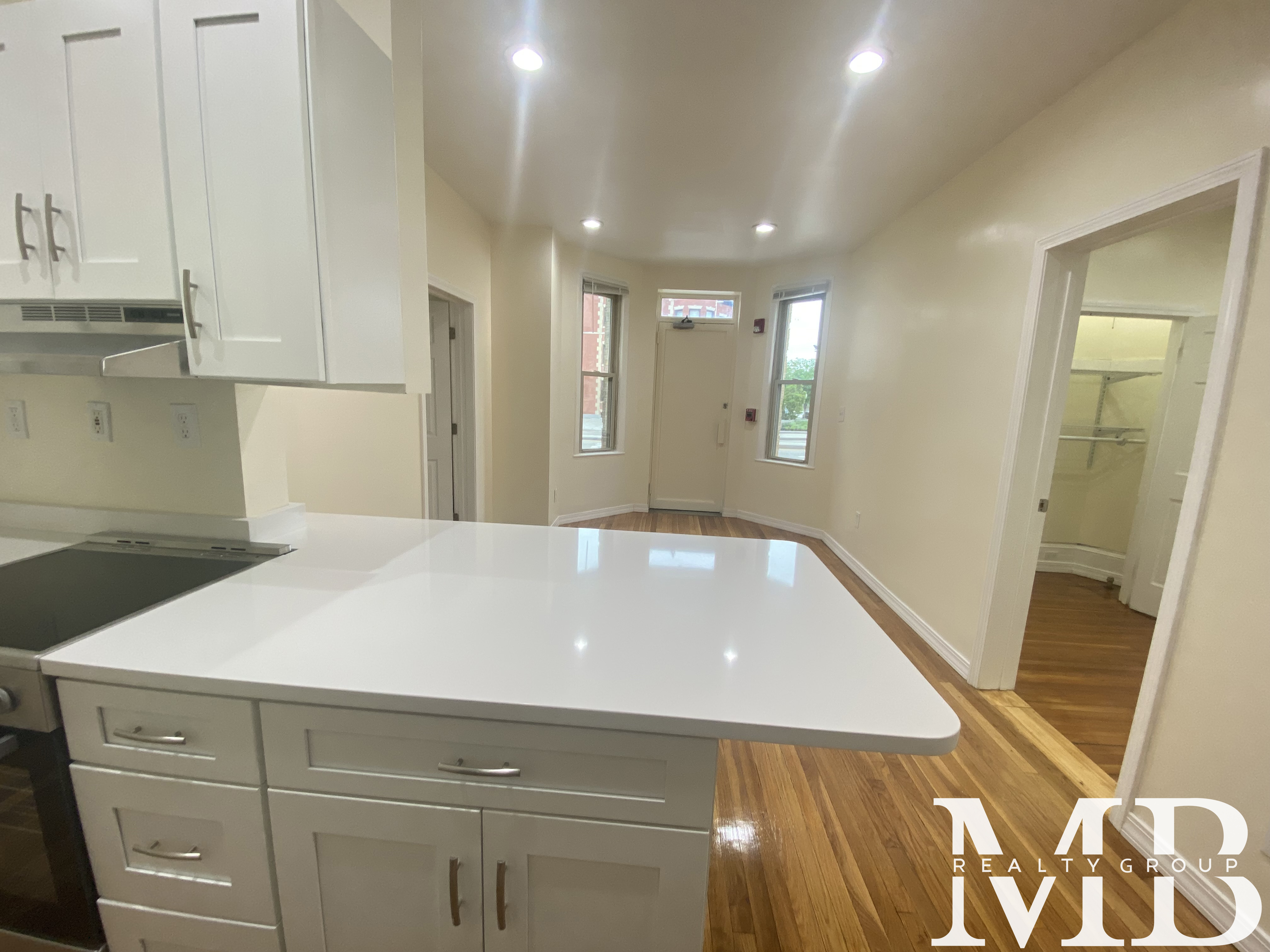 879 Beacon St, Fenway