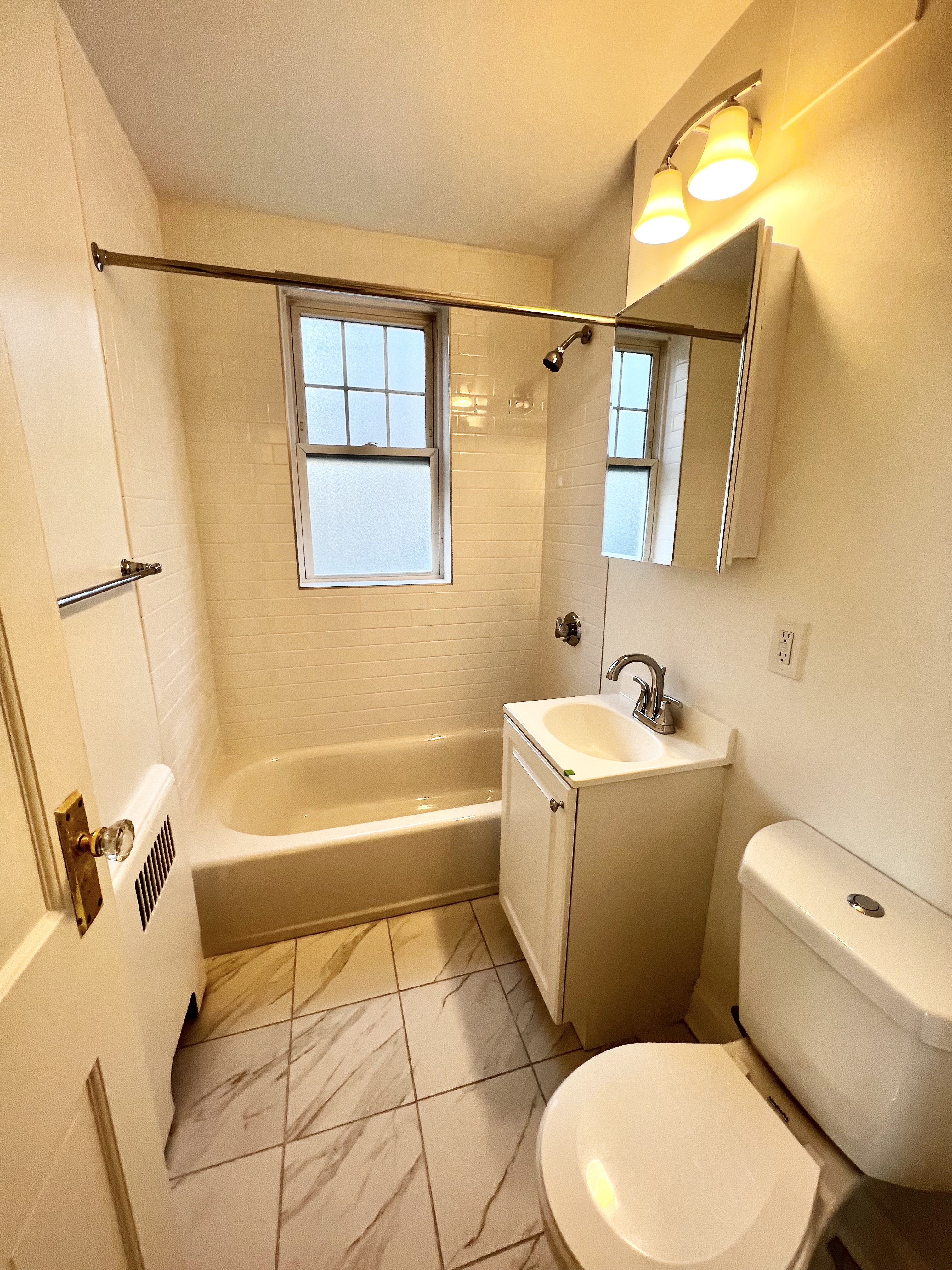 77 Kilsyth Rd, Brighton