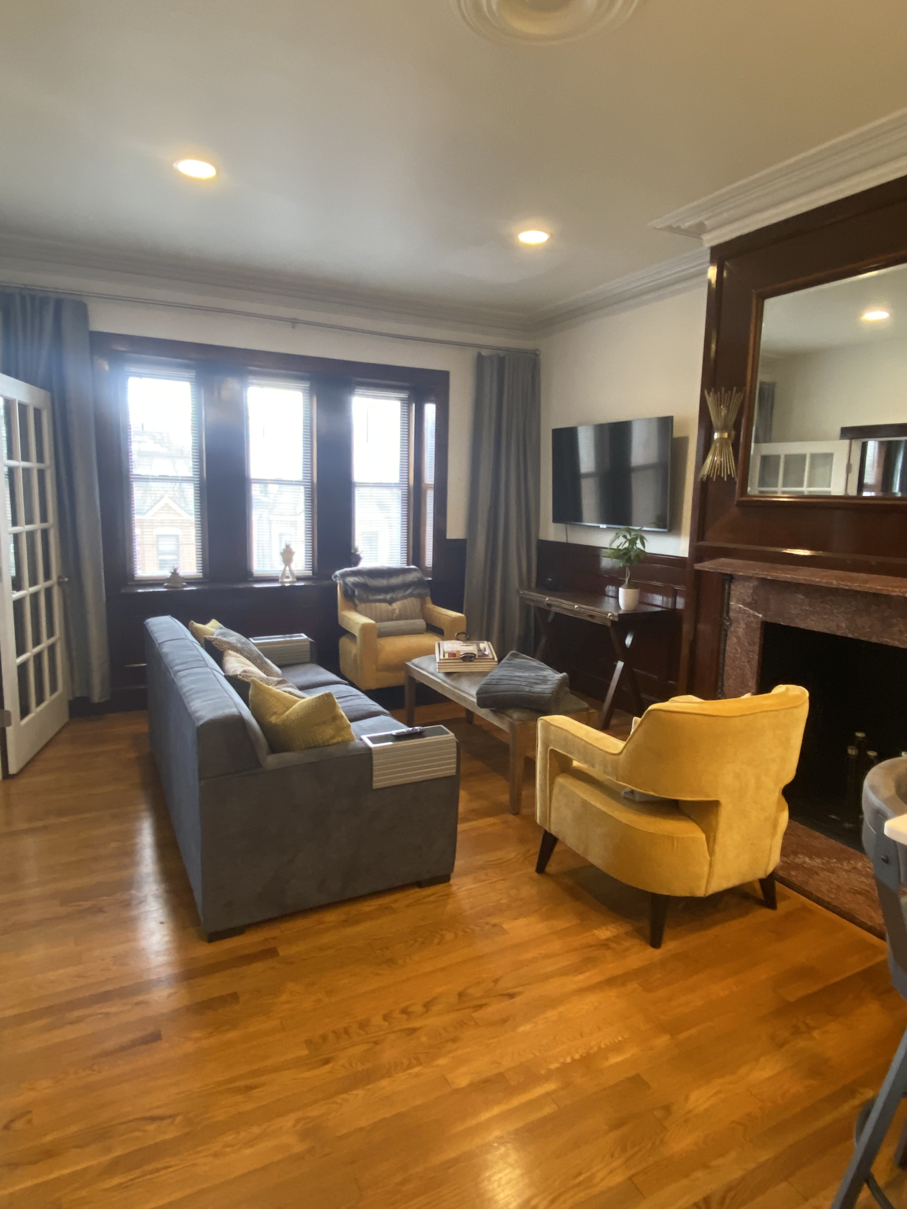 254 Newbury St, Back Bay