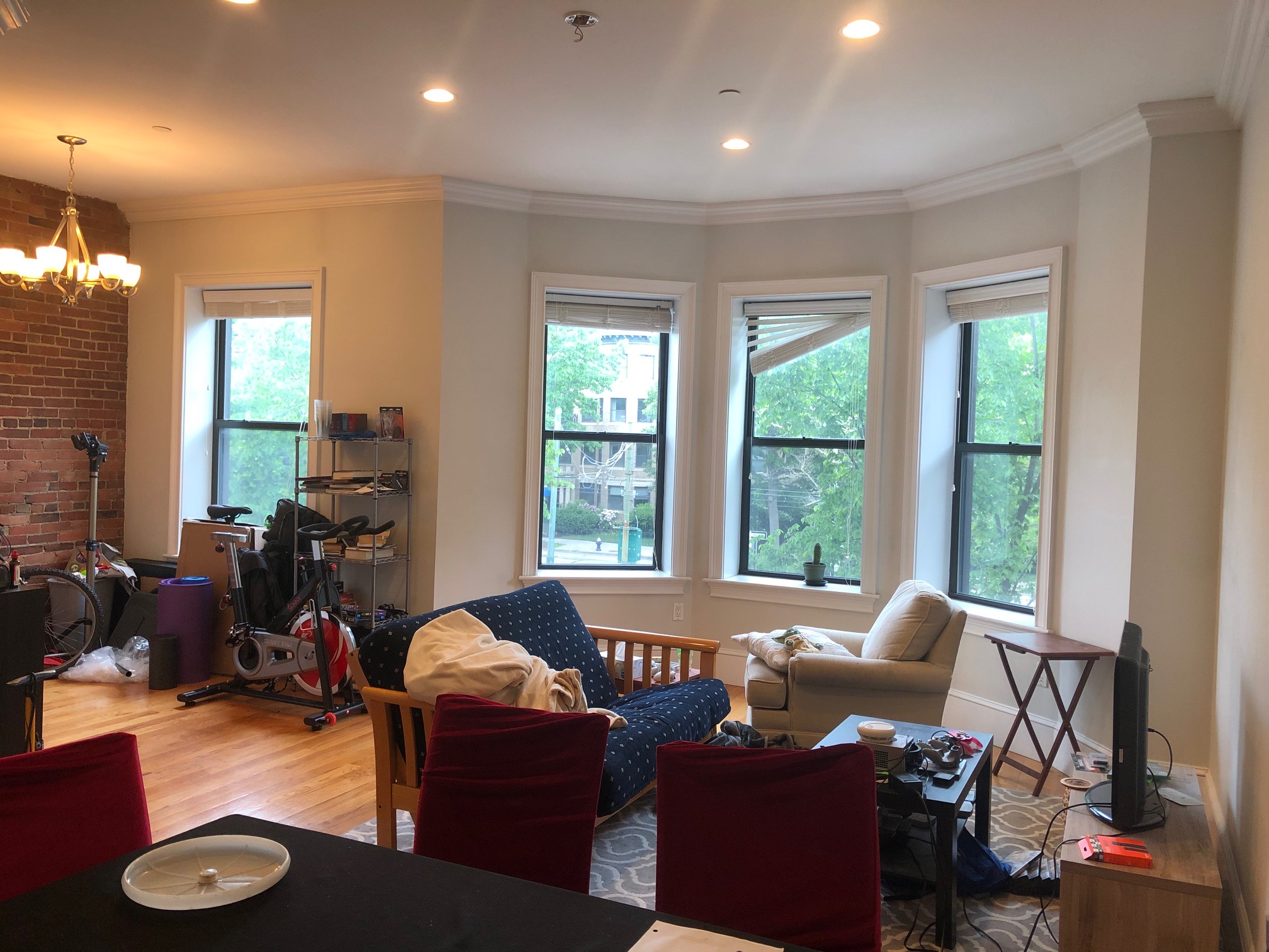 1089 Beacon St, Longwood