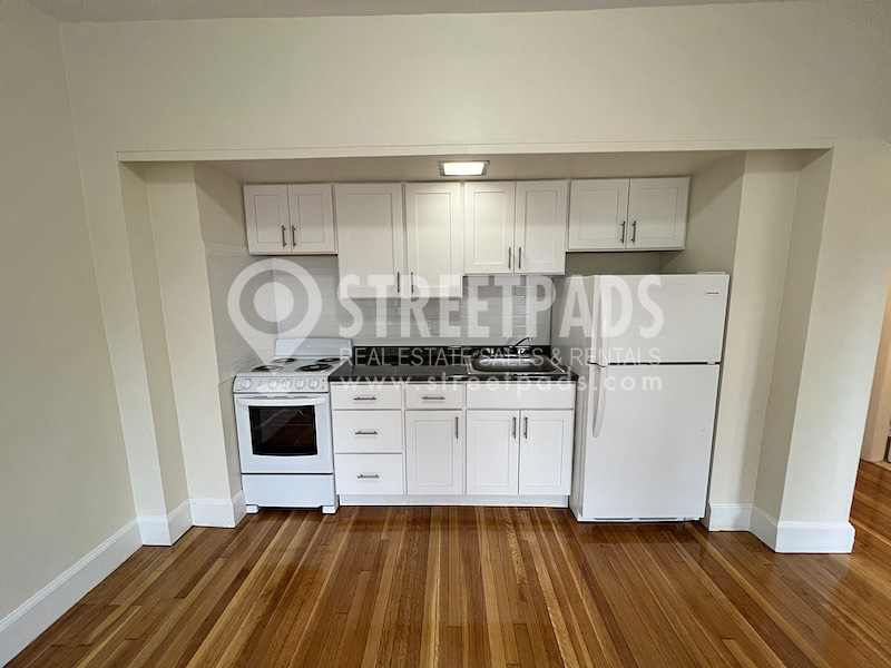 33 Lancaster Ter, Washington Square