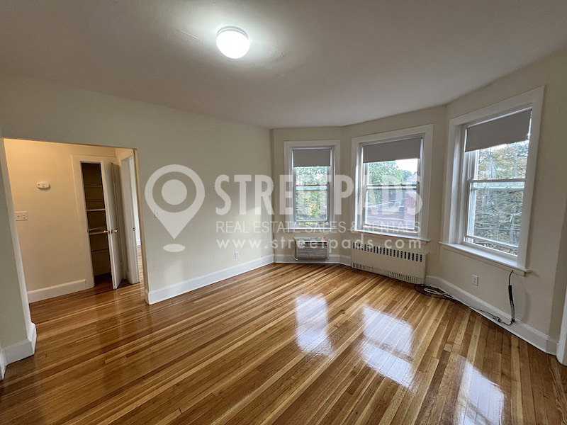 33 Lancaster Ter, Washington Square