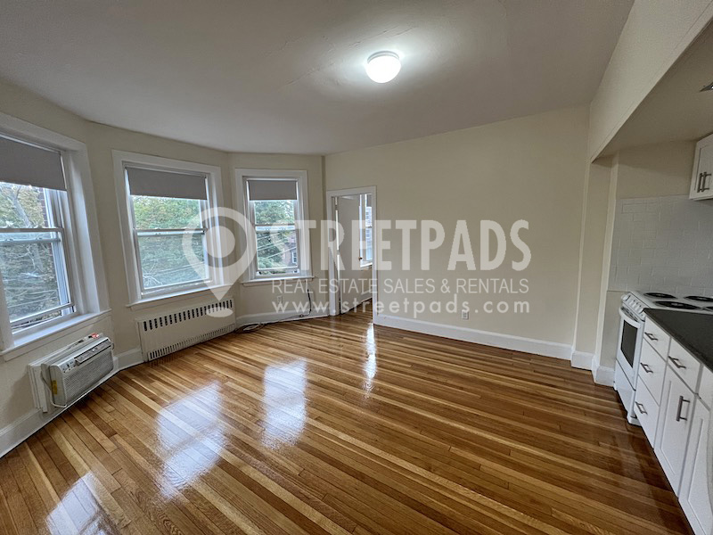 33 Lancaster Ter, Washington Square