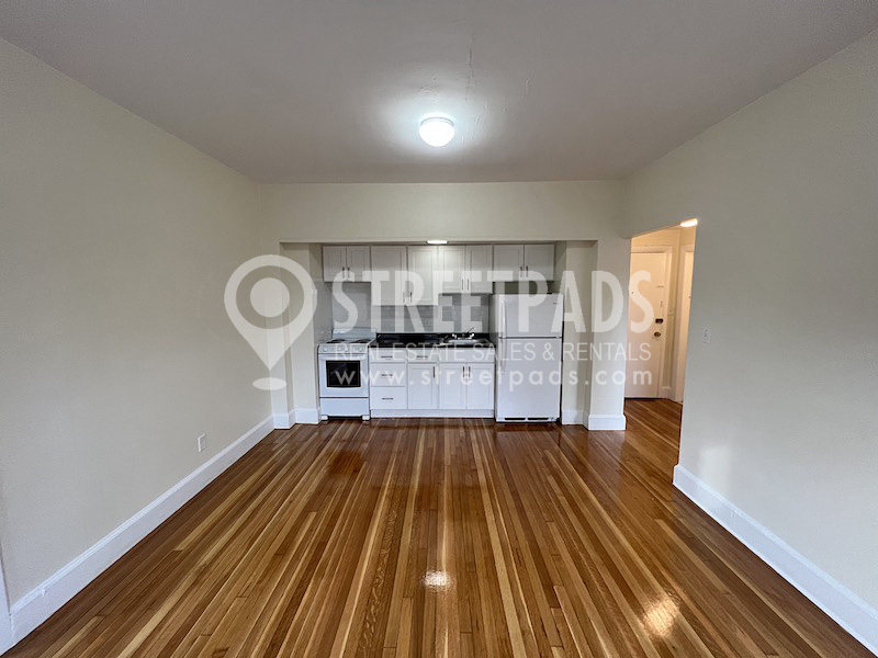 33 Lancaster Ter, Washington Square