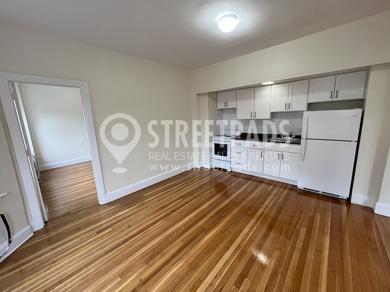 33 Lancaster Ter, Washington Square