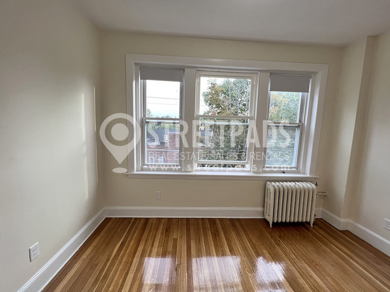 33 Lancaster Ter, Washington Square