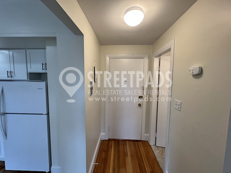 33 Lancaster Ter, Washington Square