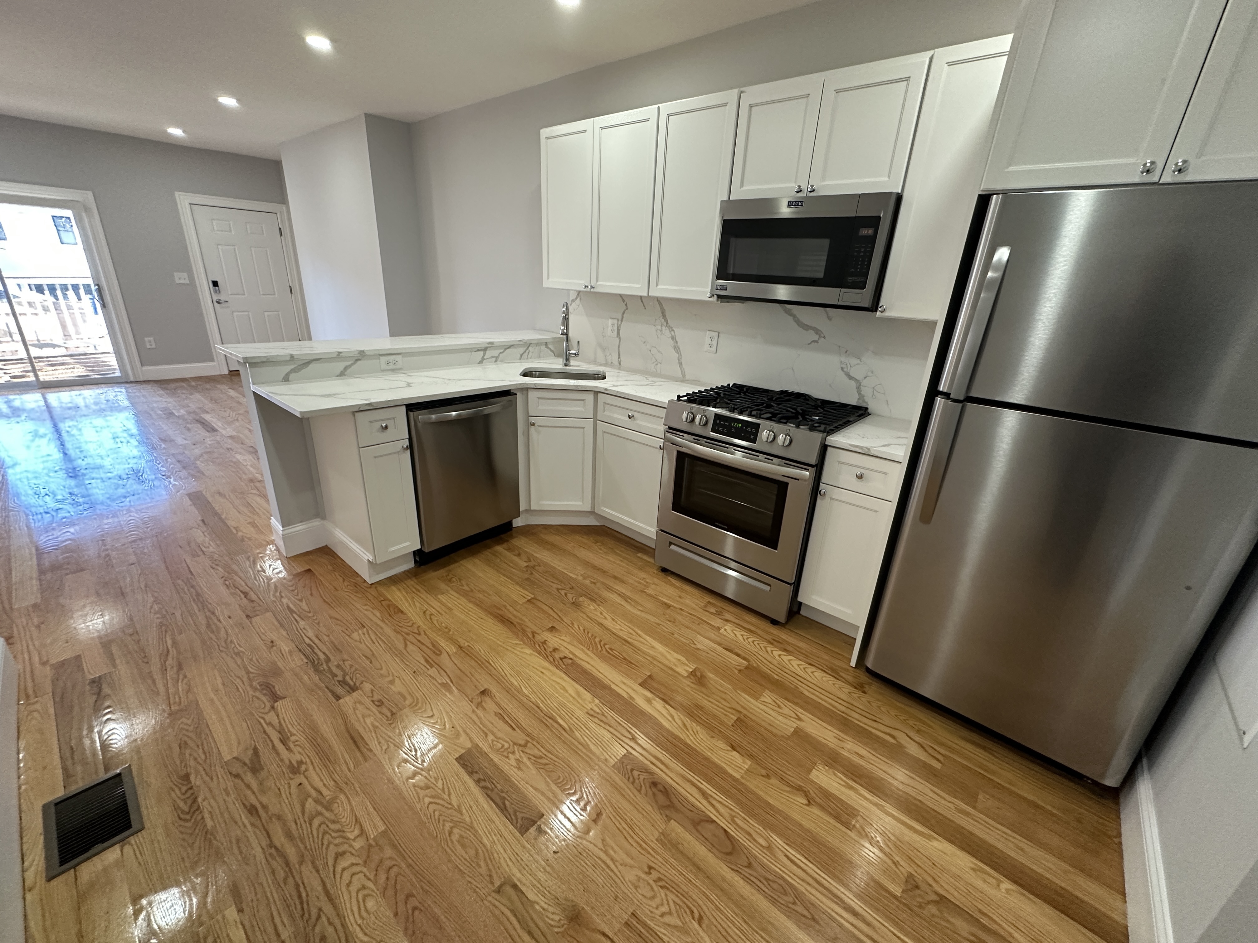 372 Oxford St, Porter Square