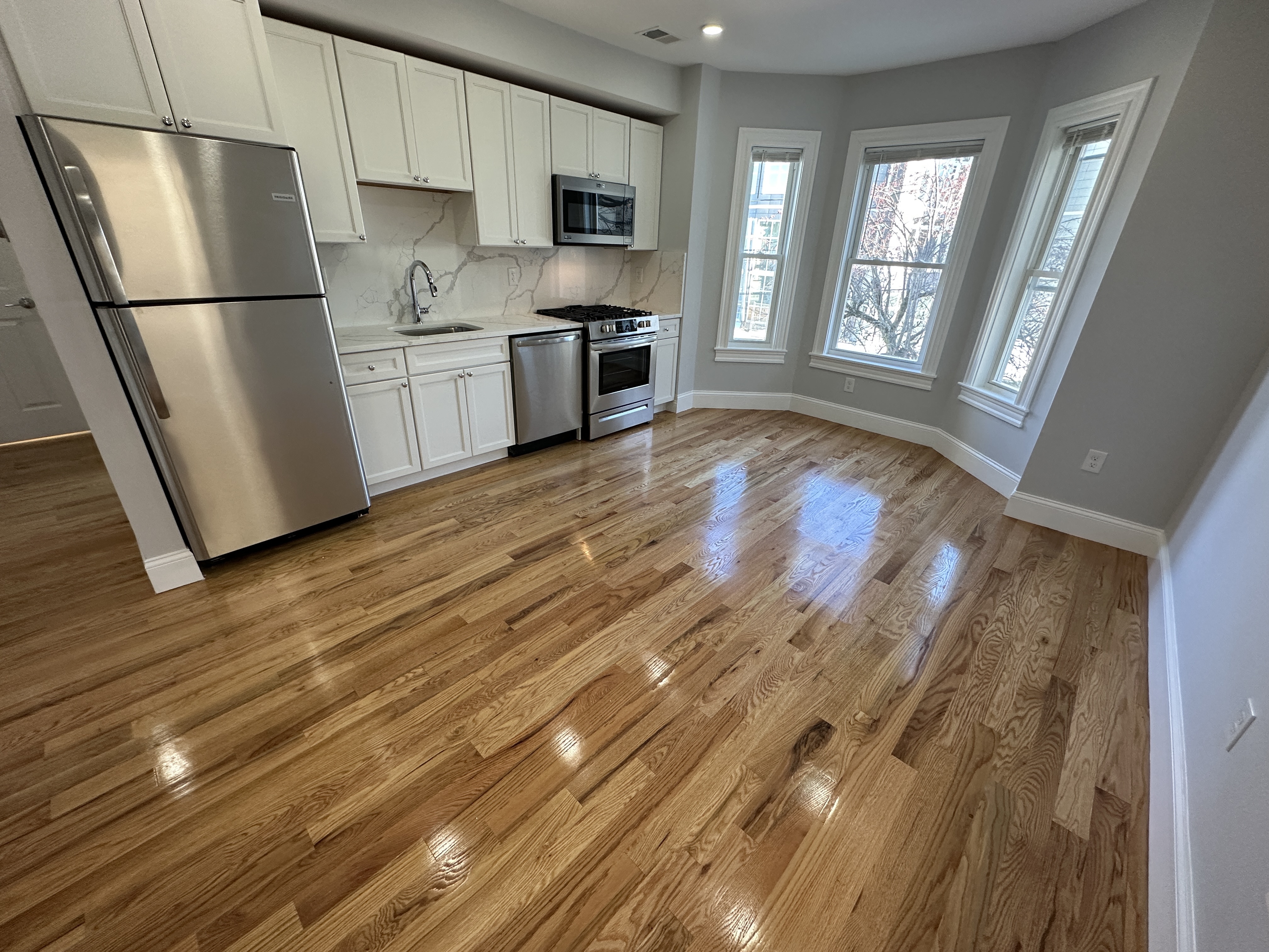 372 Oxford St, Porter Square