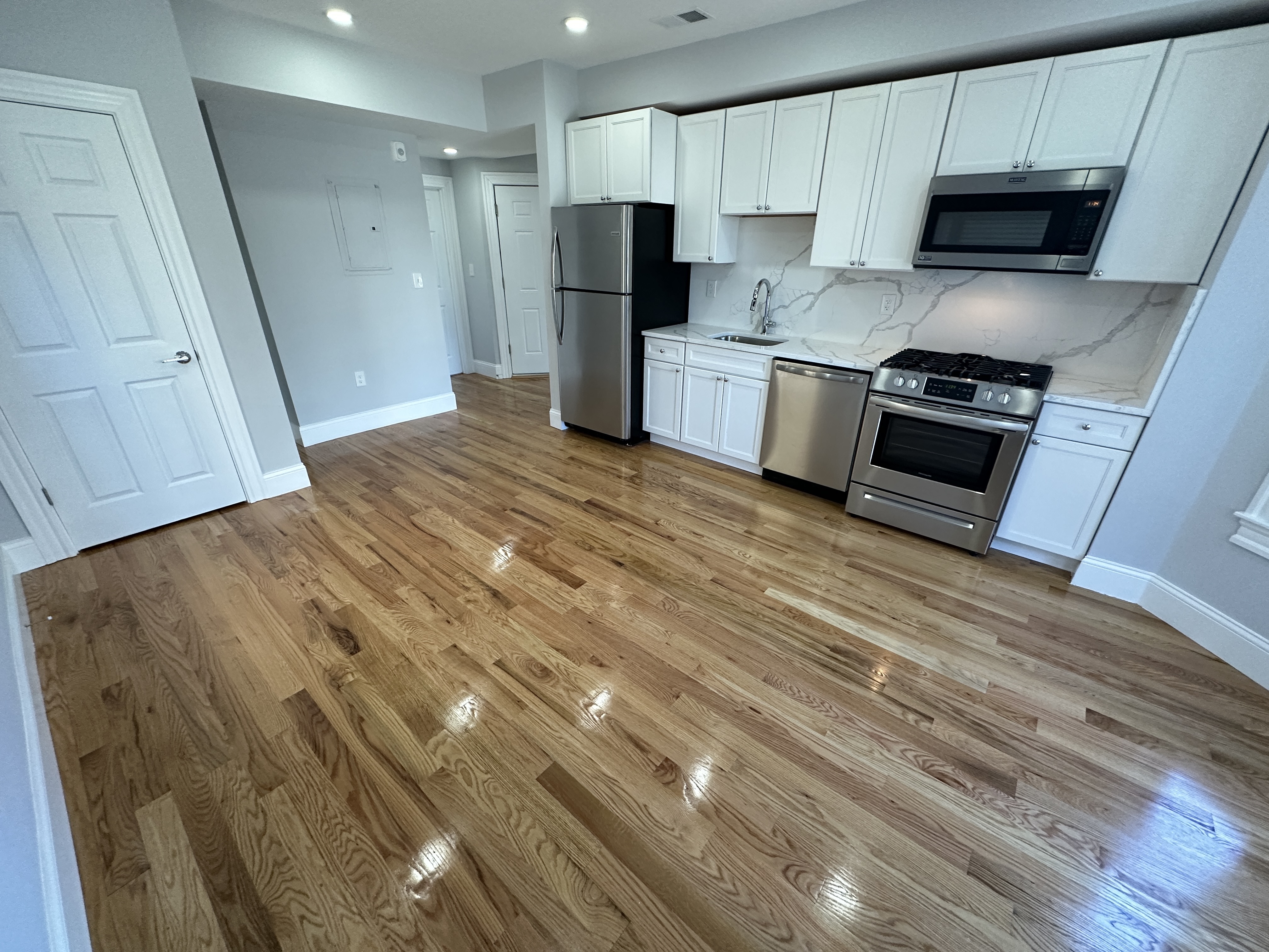 372 Oxford St, Porter Square