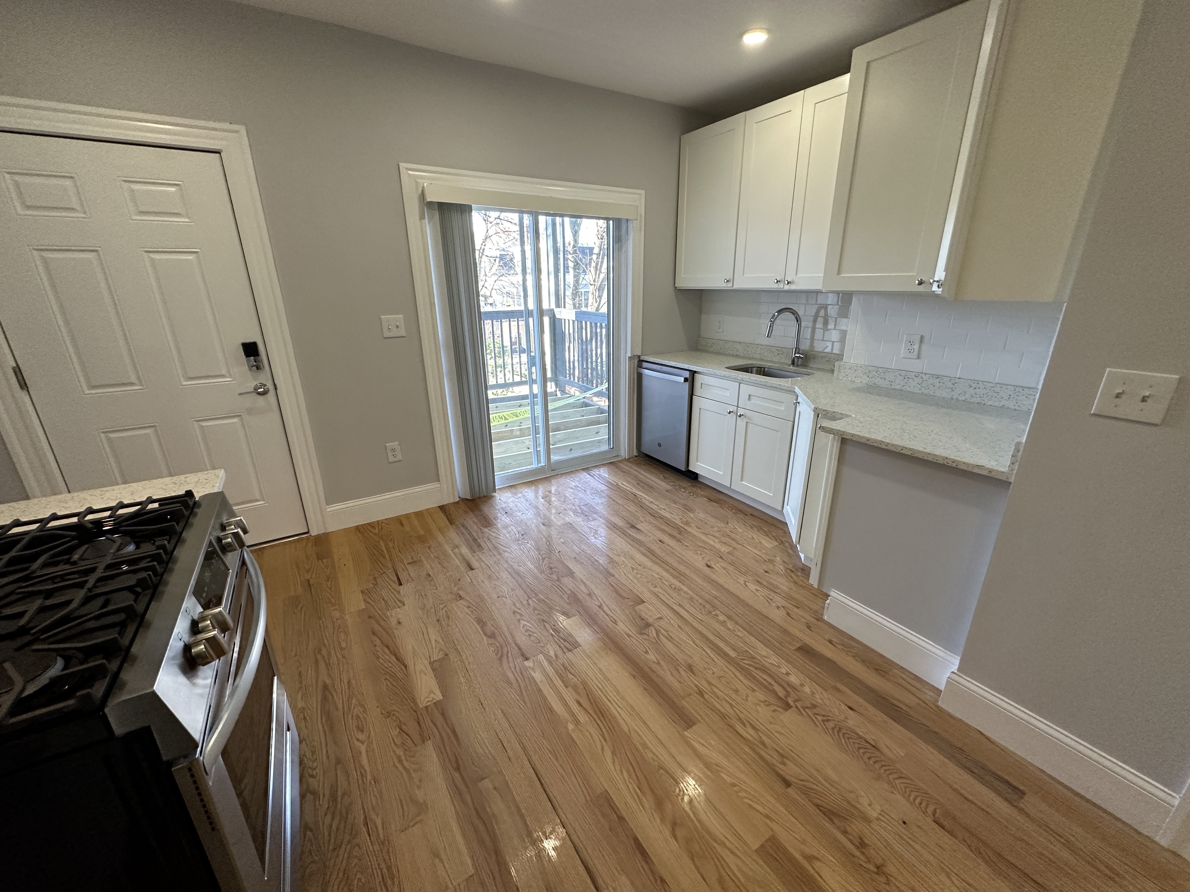 374 Oxford St, Porter Square