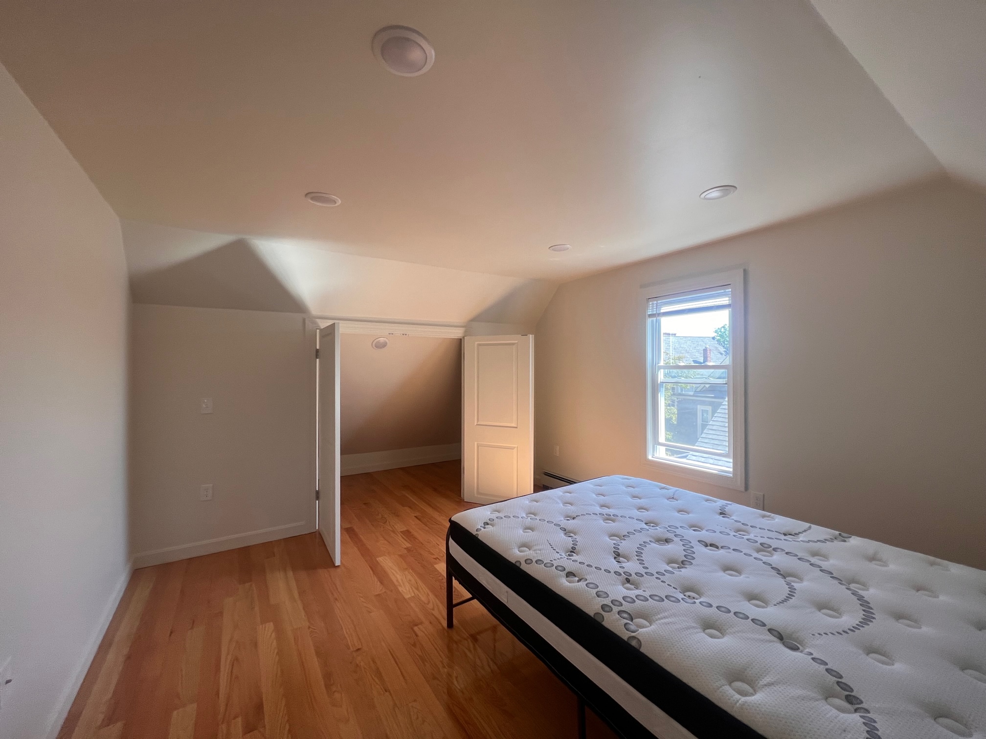 9 Bartlett St, Magoun Square