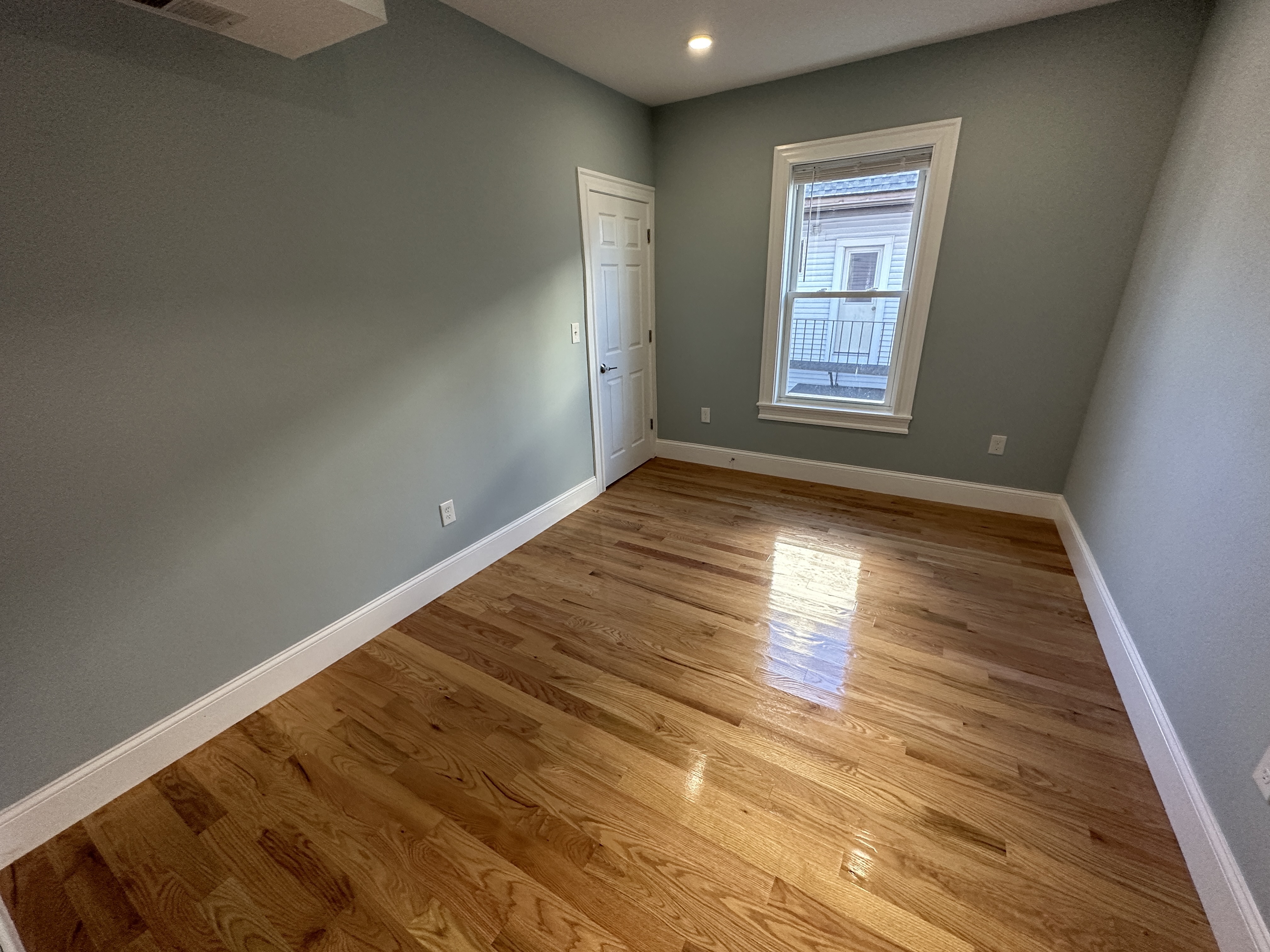 374 Oxford St, Porter Square