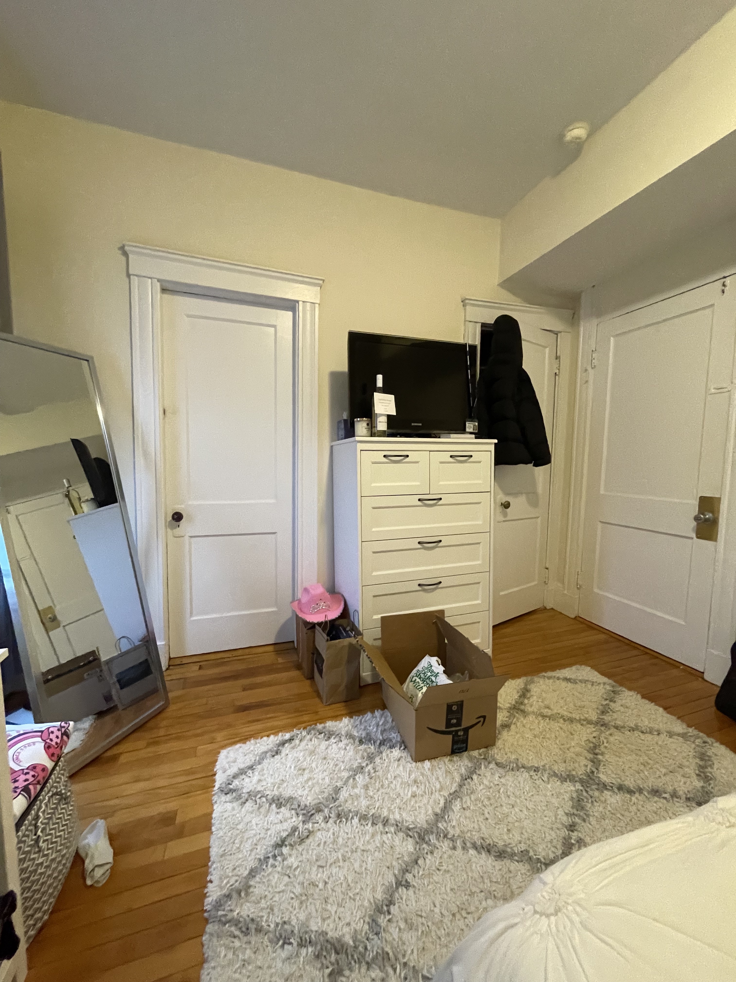 24 Hamilton Rd, West End