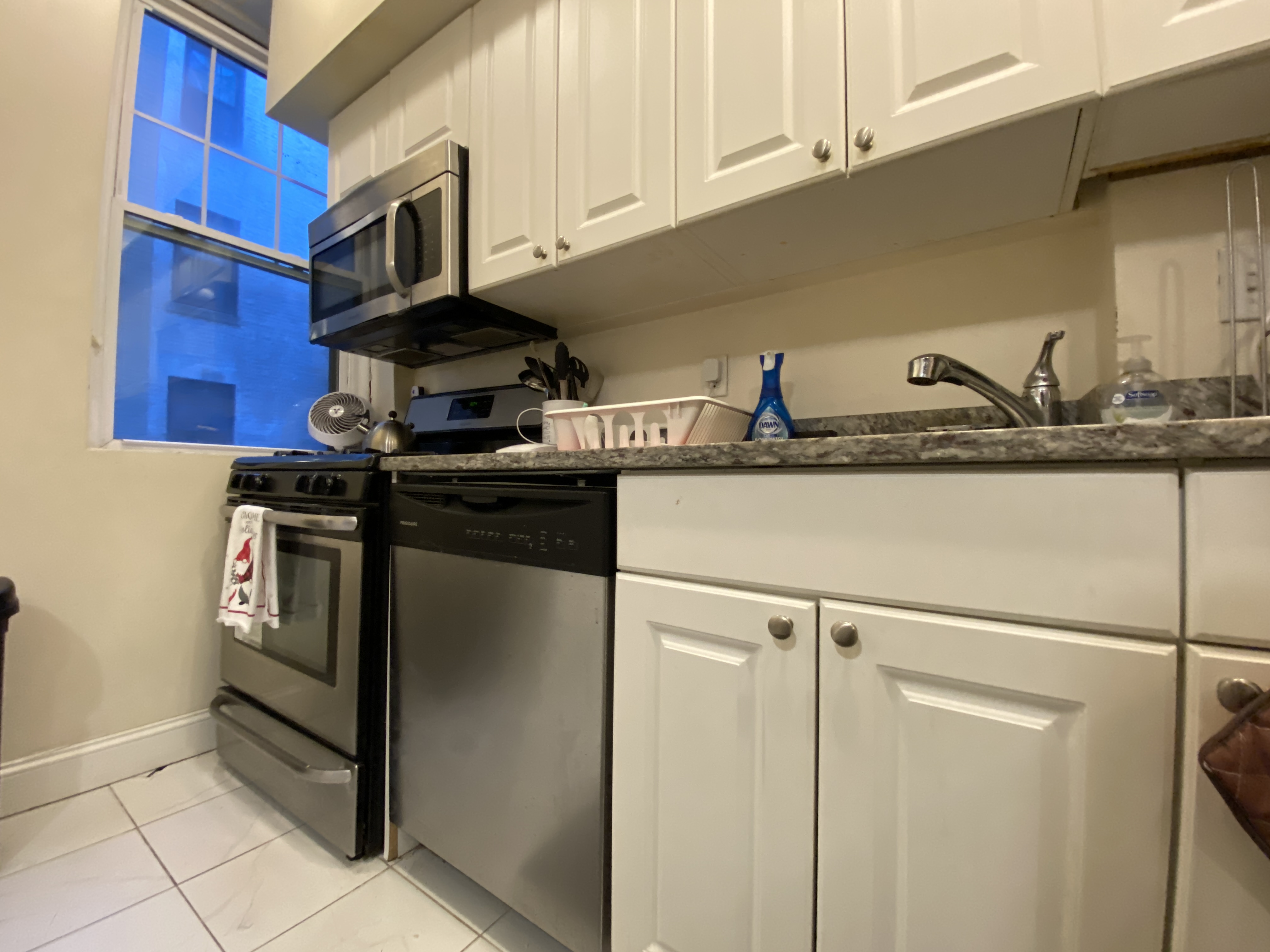 2002 Commonwealth Ave, Brighton