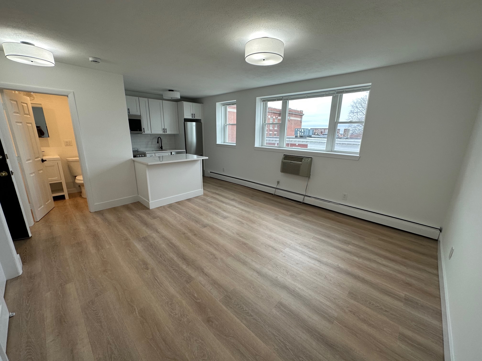 740 E 7th St, South Boston