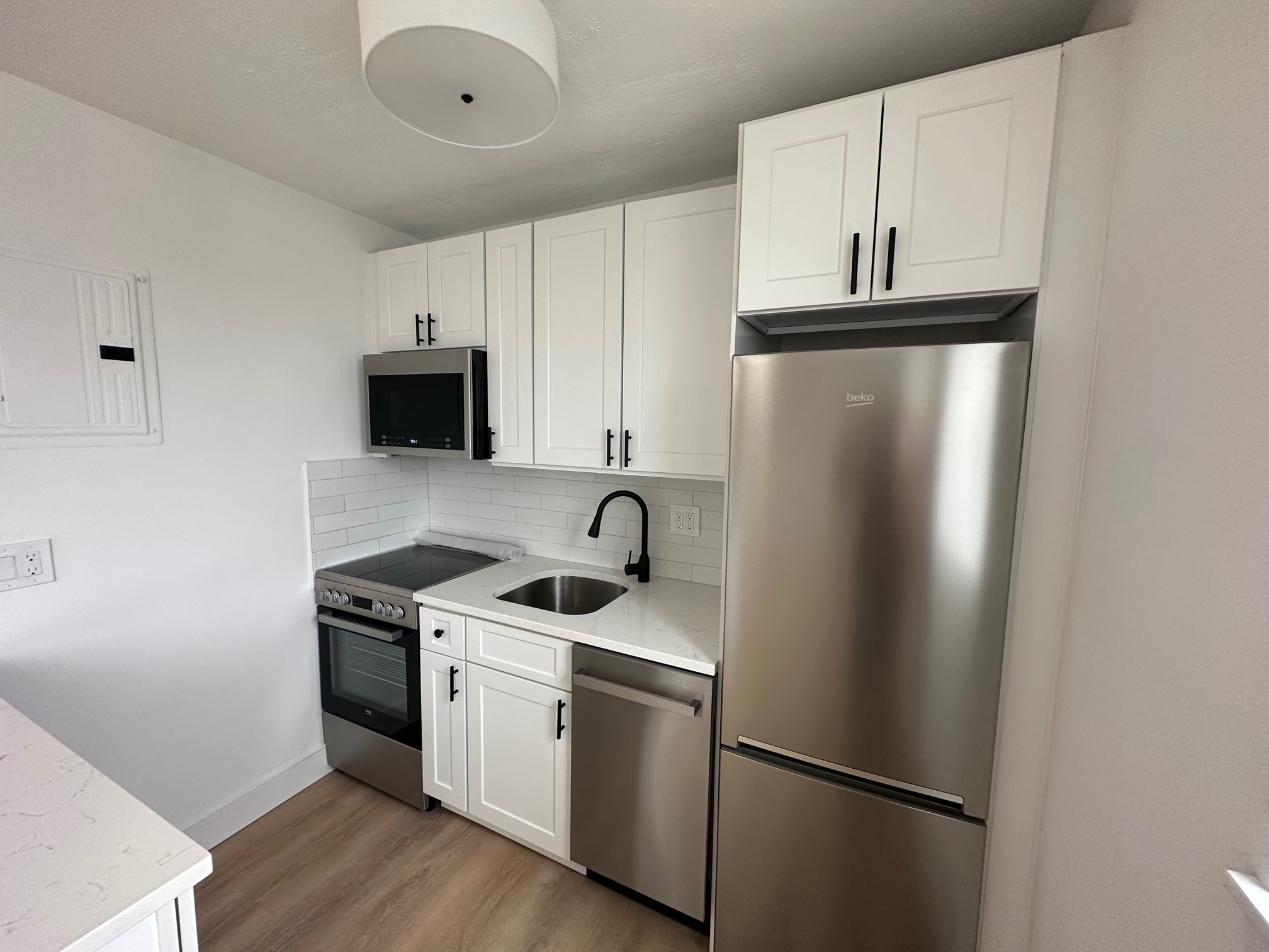 740 E 7th St, South Boston