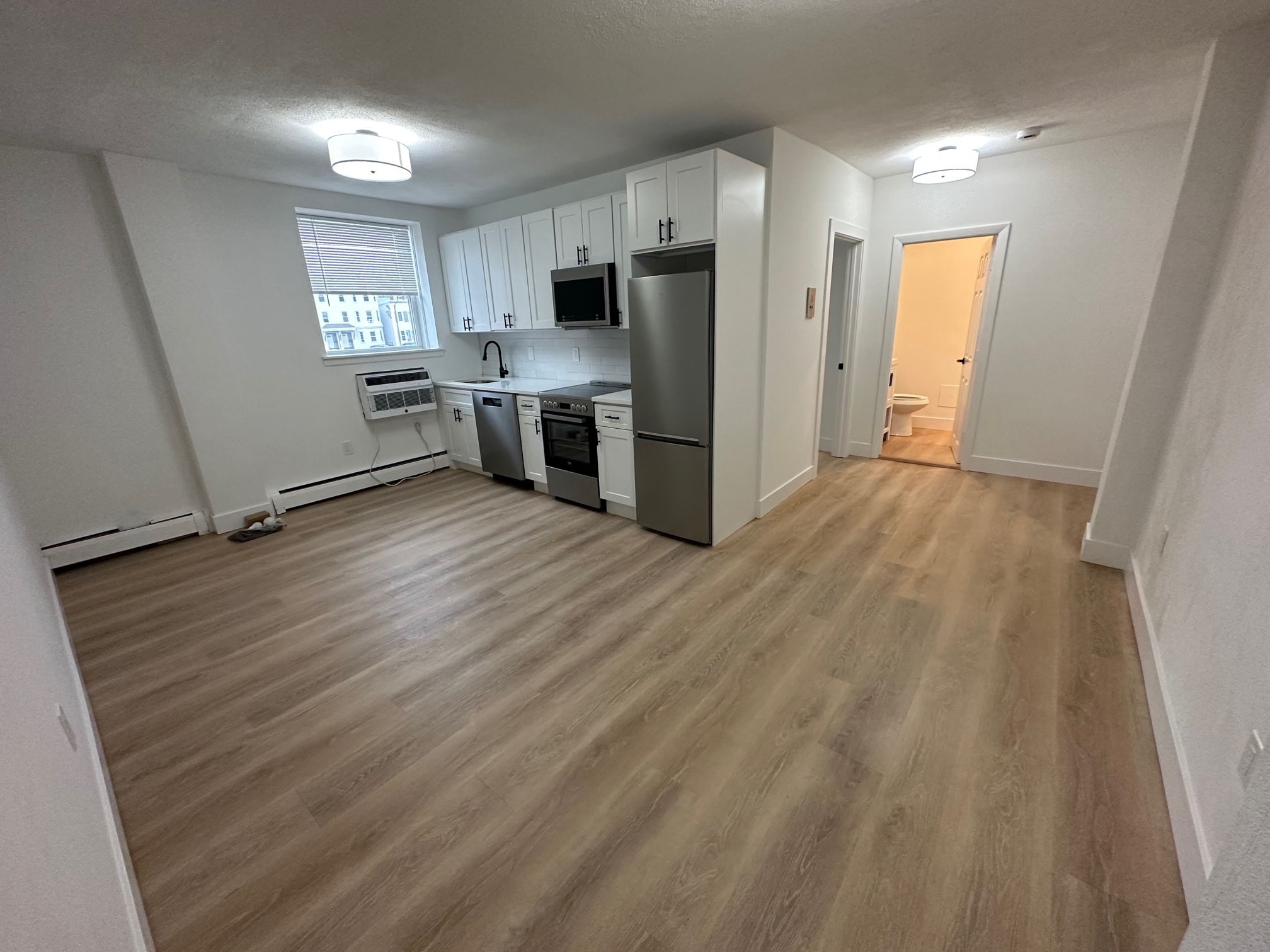 740 E 7th St, South Boston