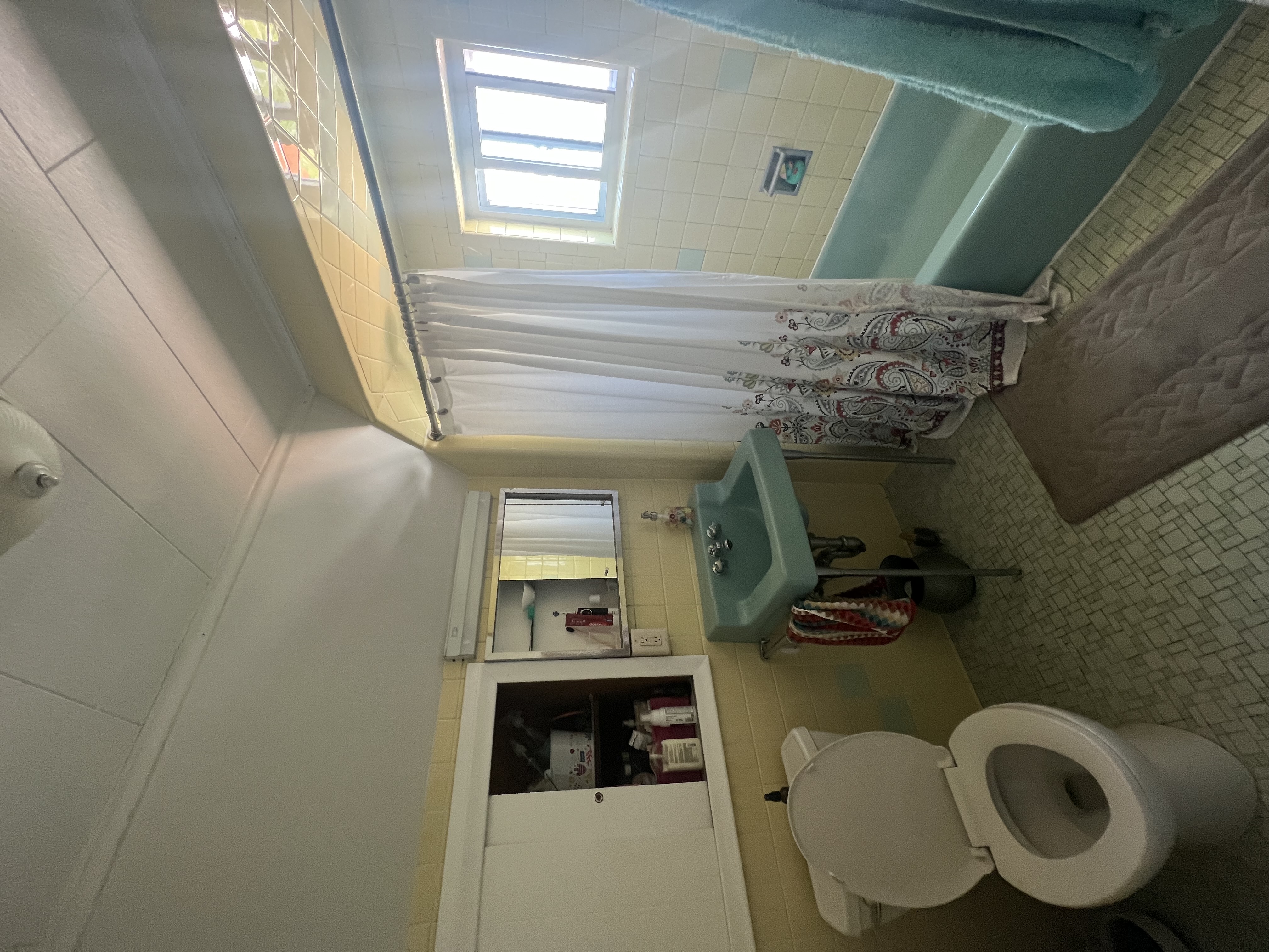 547 Broadway, Magoun Square