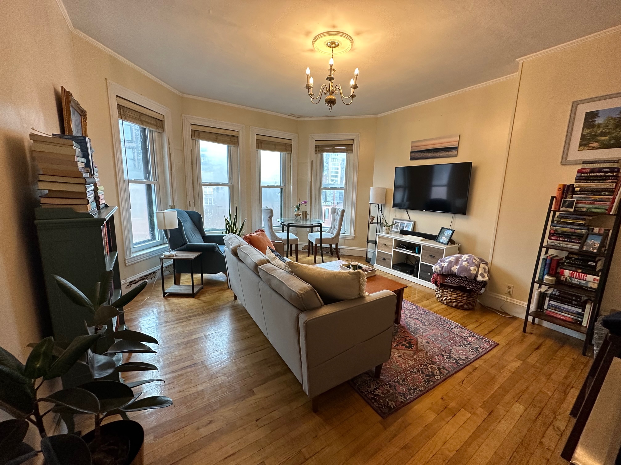 206 Commonwealth Ave, Back Bay