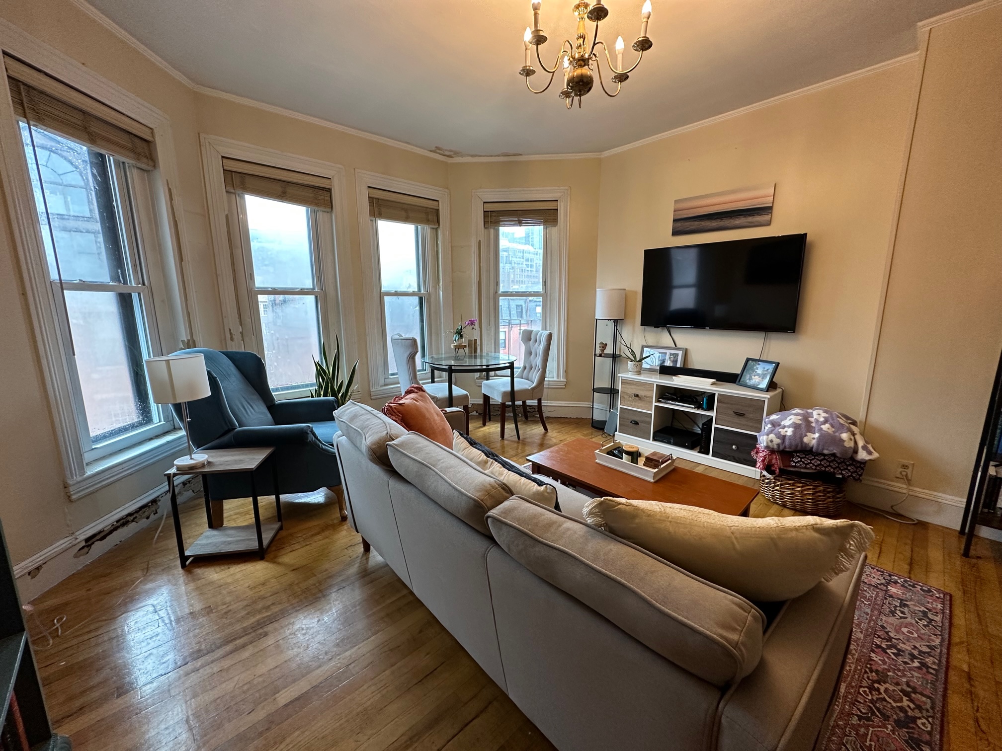 206 Commonwealth Ave, Back Bay