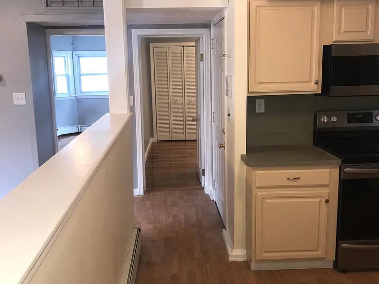 613 3rd St, South Boston