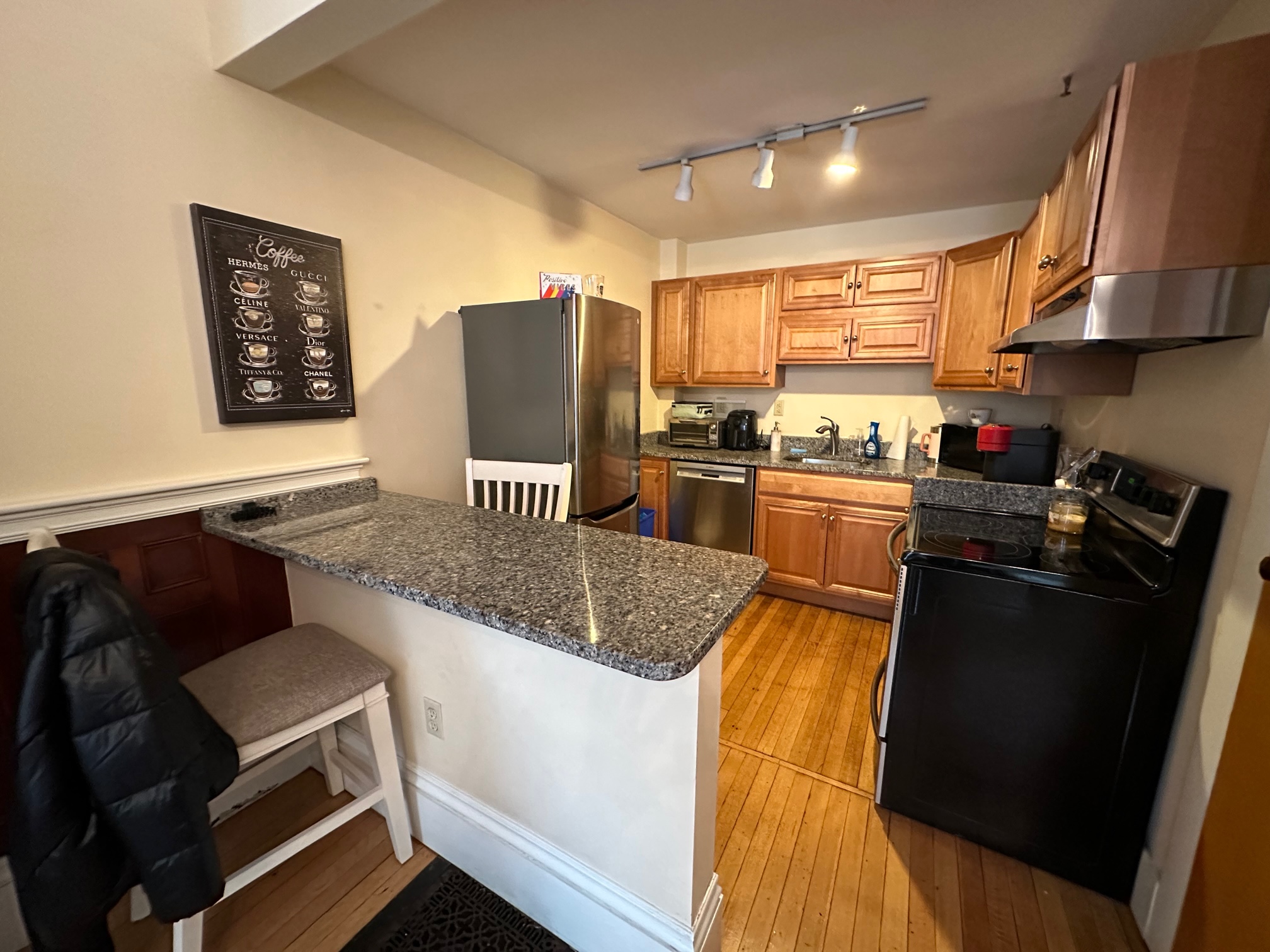 206 Commonwealth Ave, Back Bay