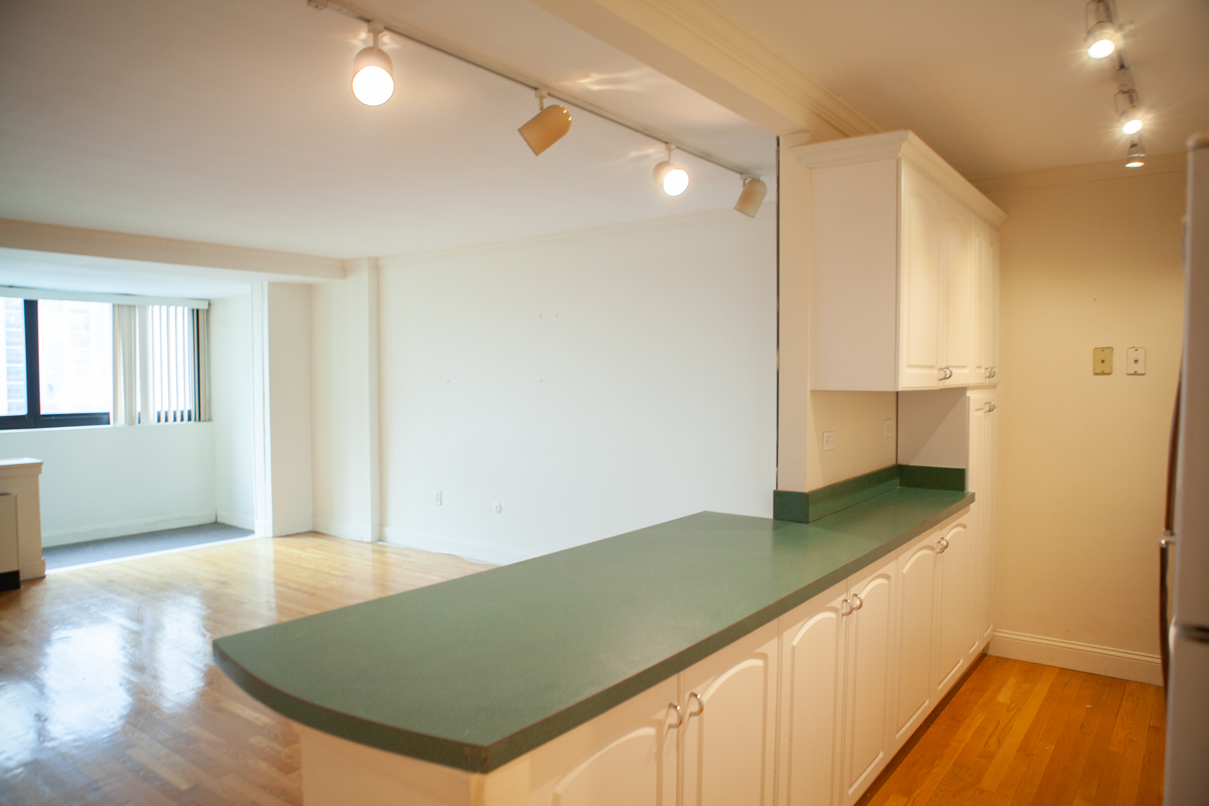 2 Hawthorne Pl, West End