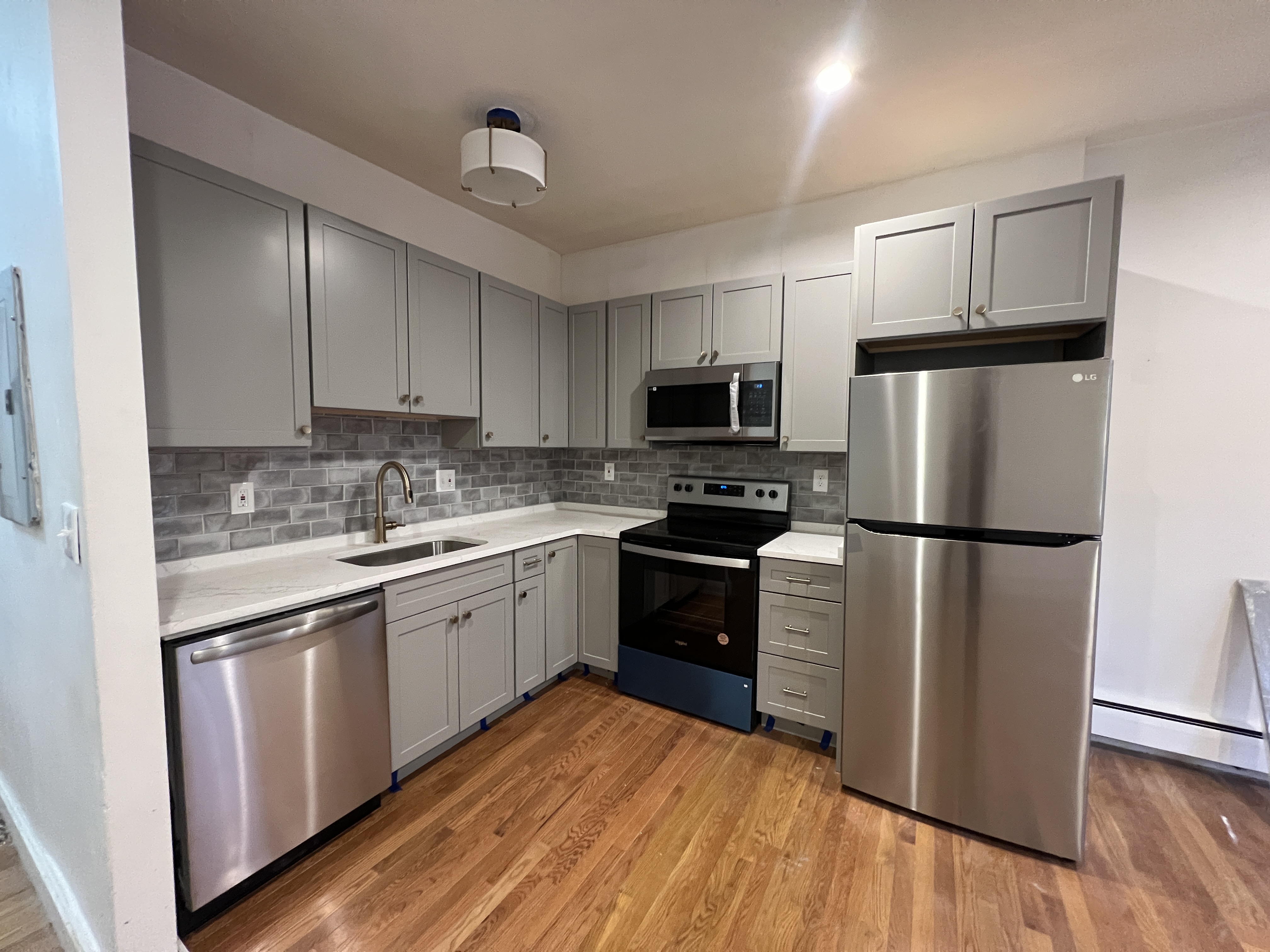 41 E Springfield, South End