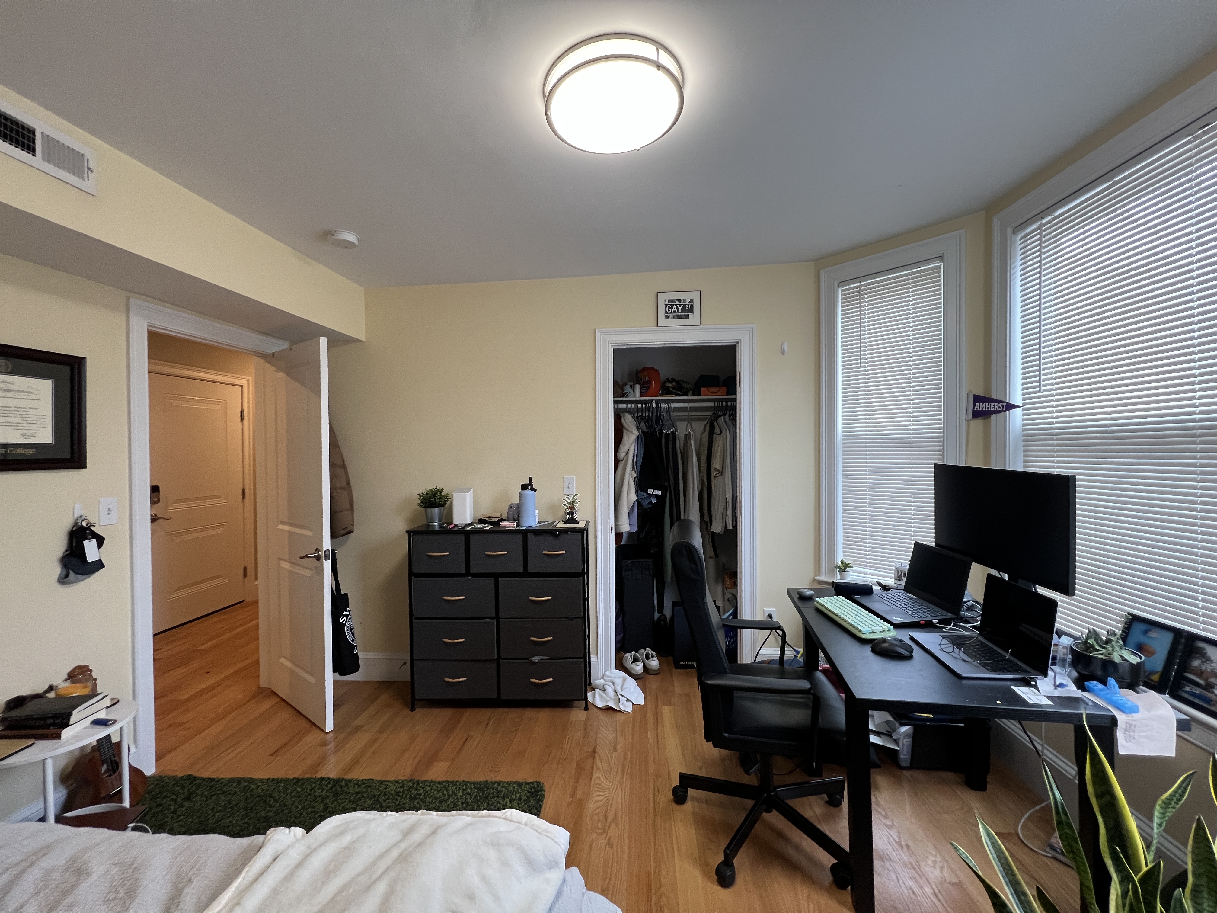 183 River, Central Square