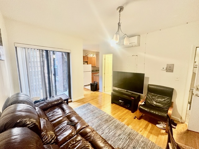 172 Salem St, North End