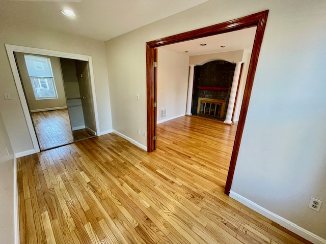 381 Hanover, North End