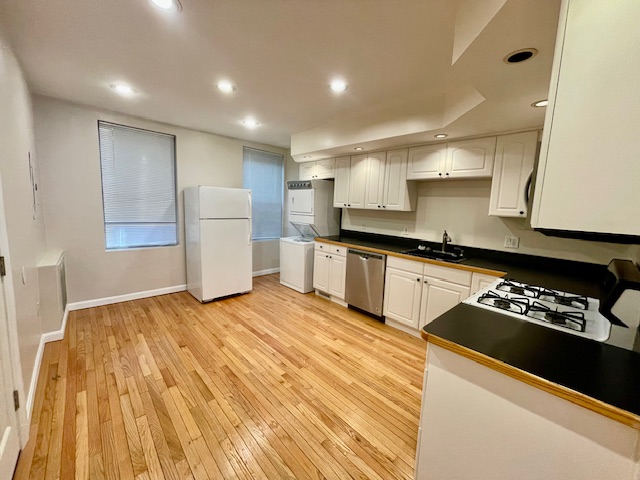 381 Hanover, North End