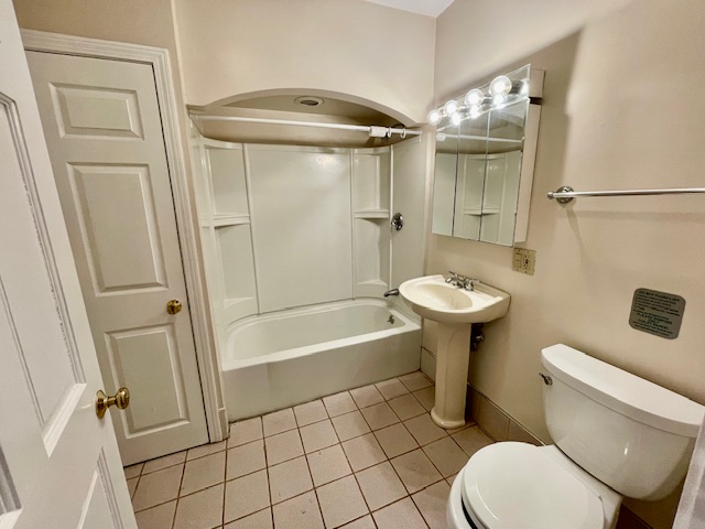 381 Hanover, North End