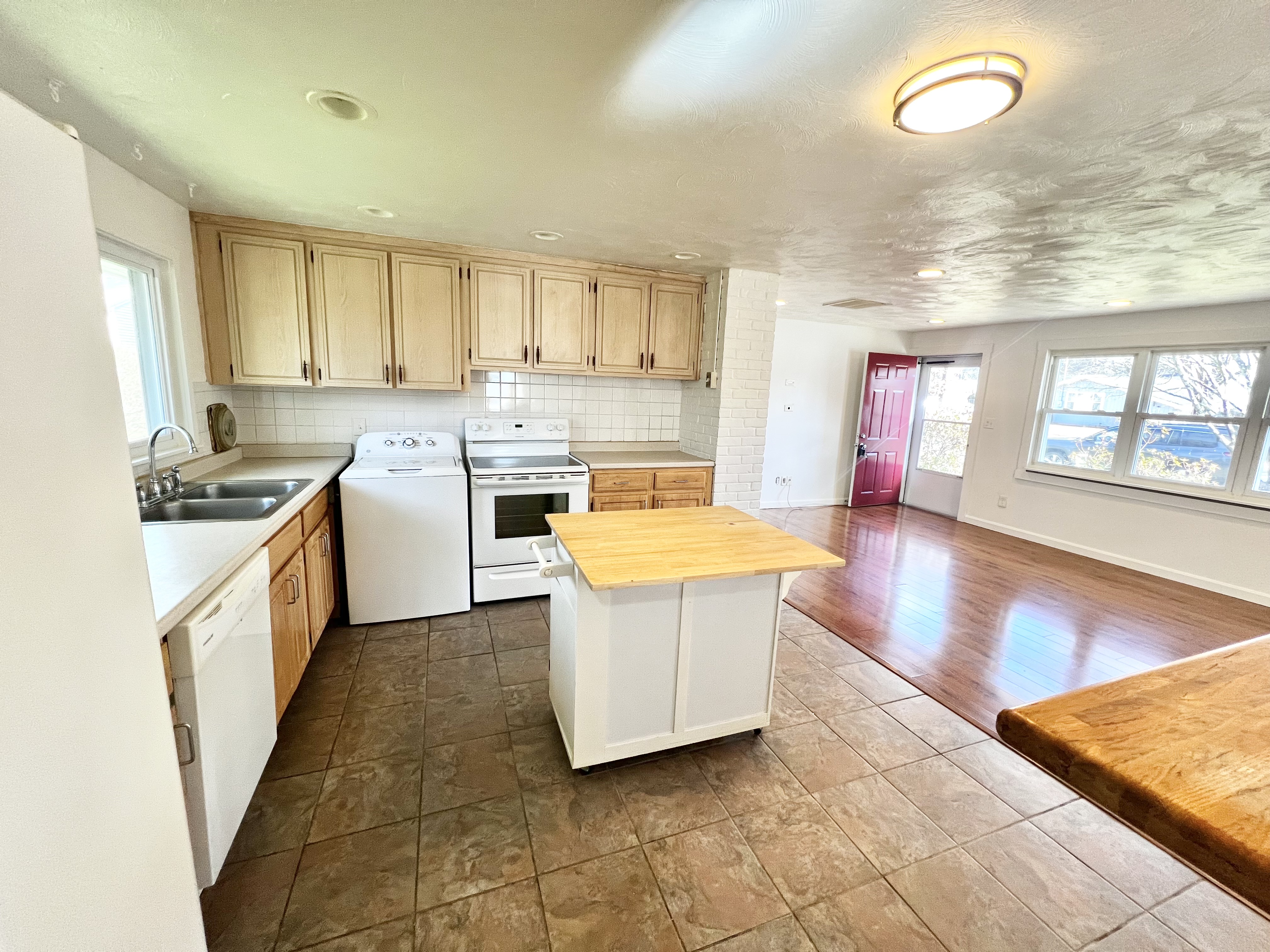 216 Elsie Rd, Brockton