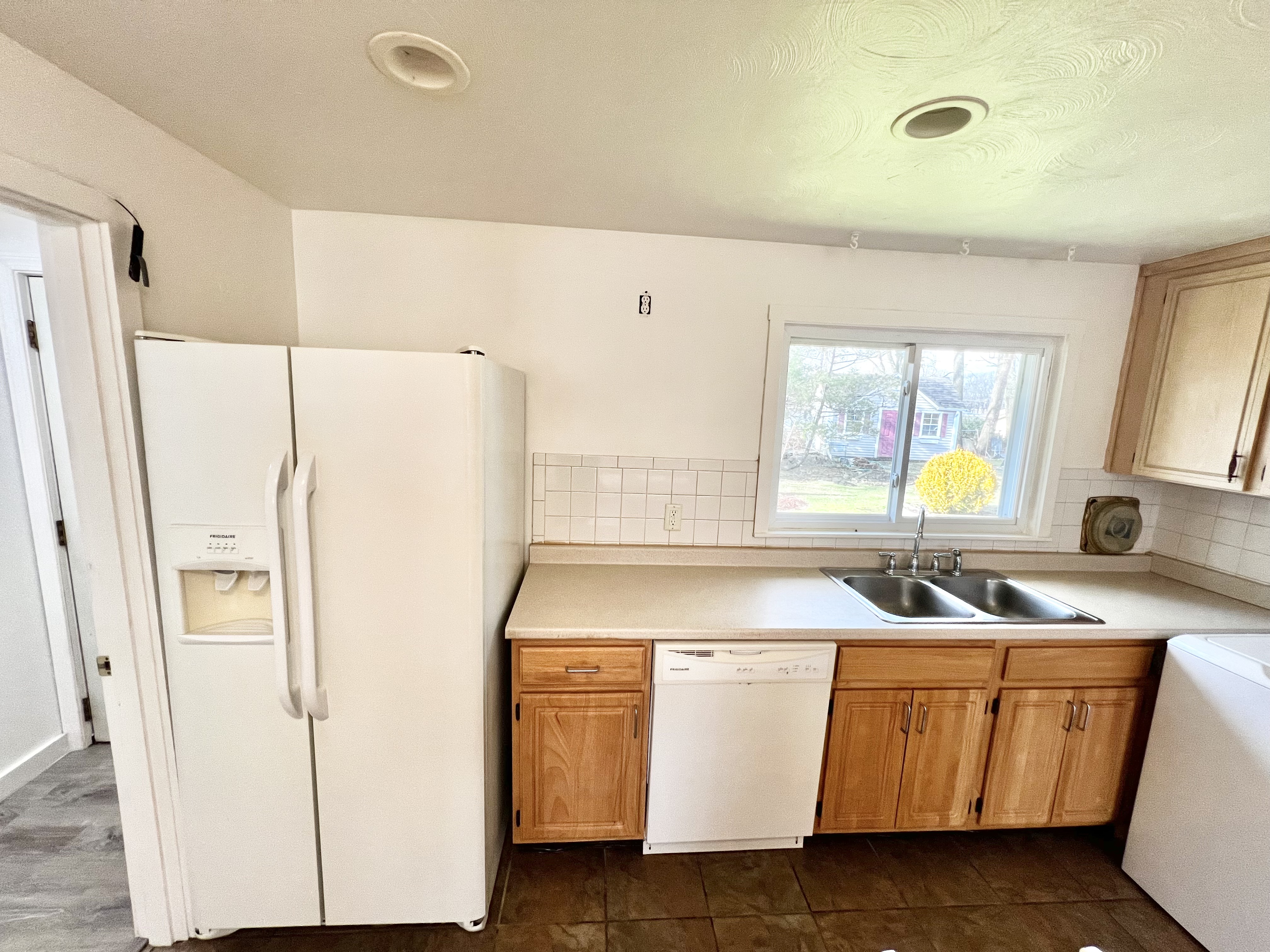 216 Elsie Rd, Brockton