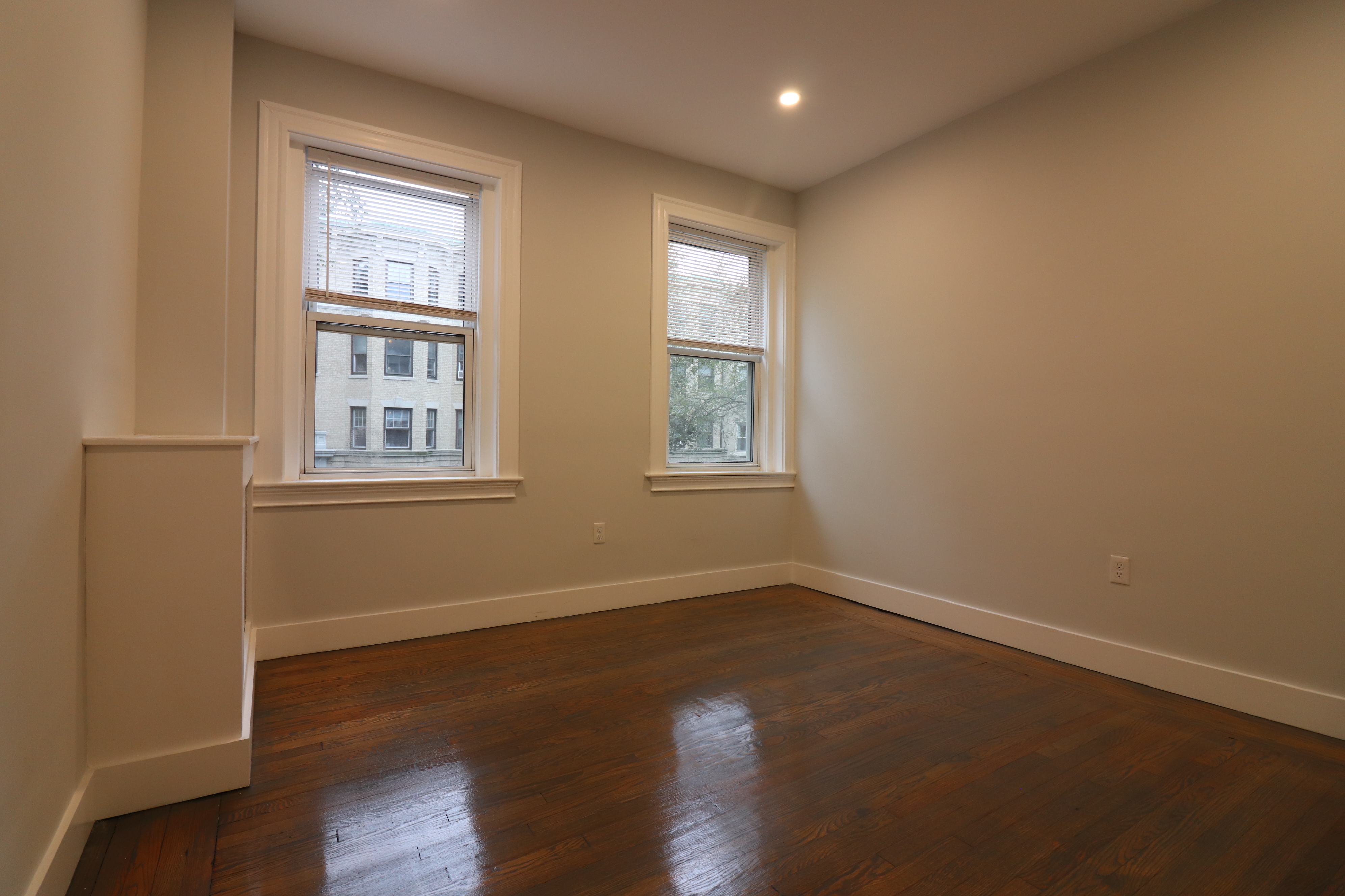 32 Queensberry St, Fenway