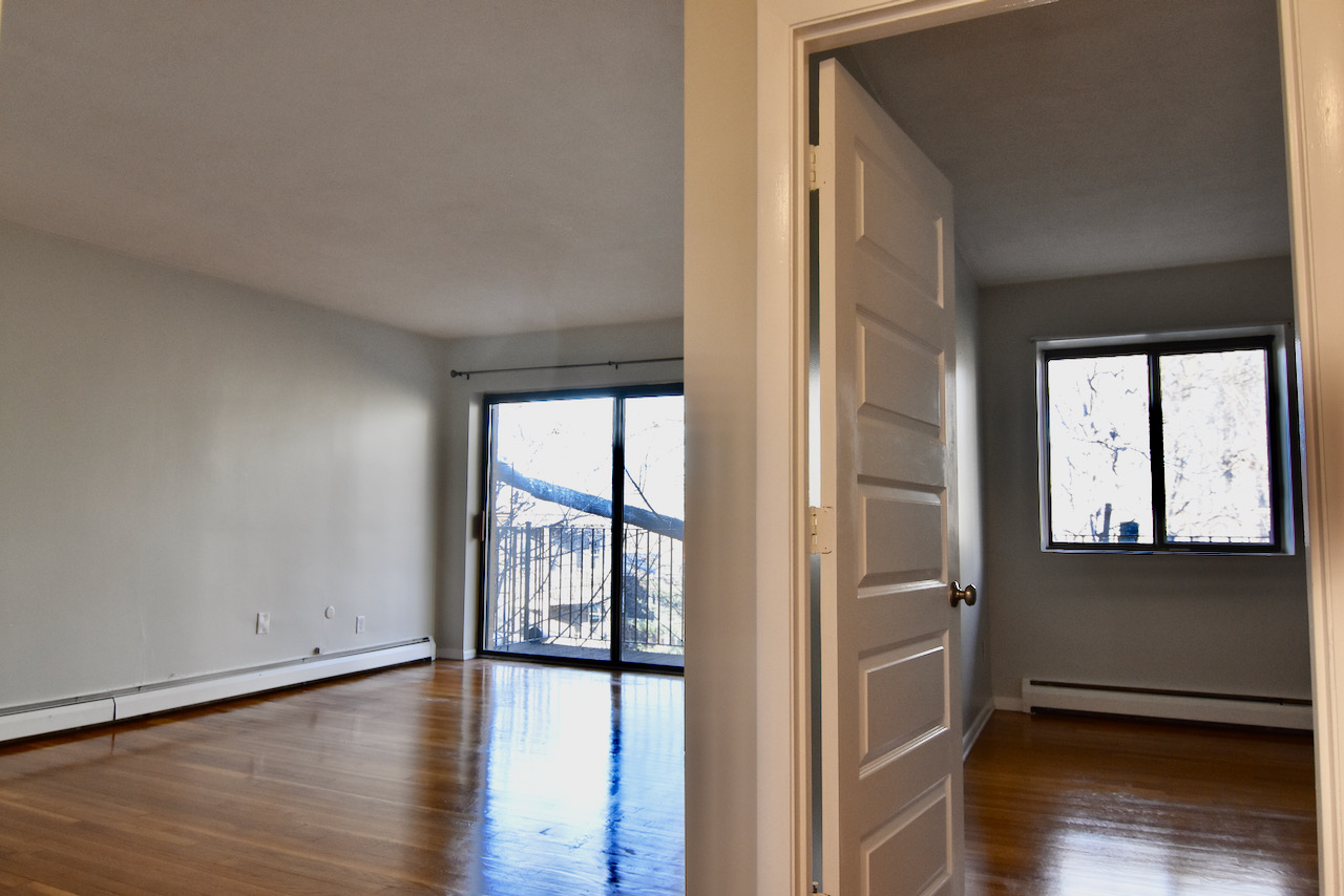 10 Linda Ln, Dorchester