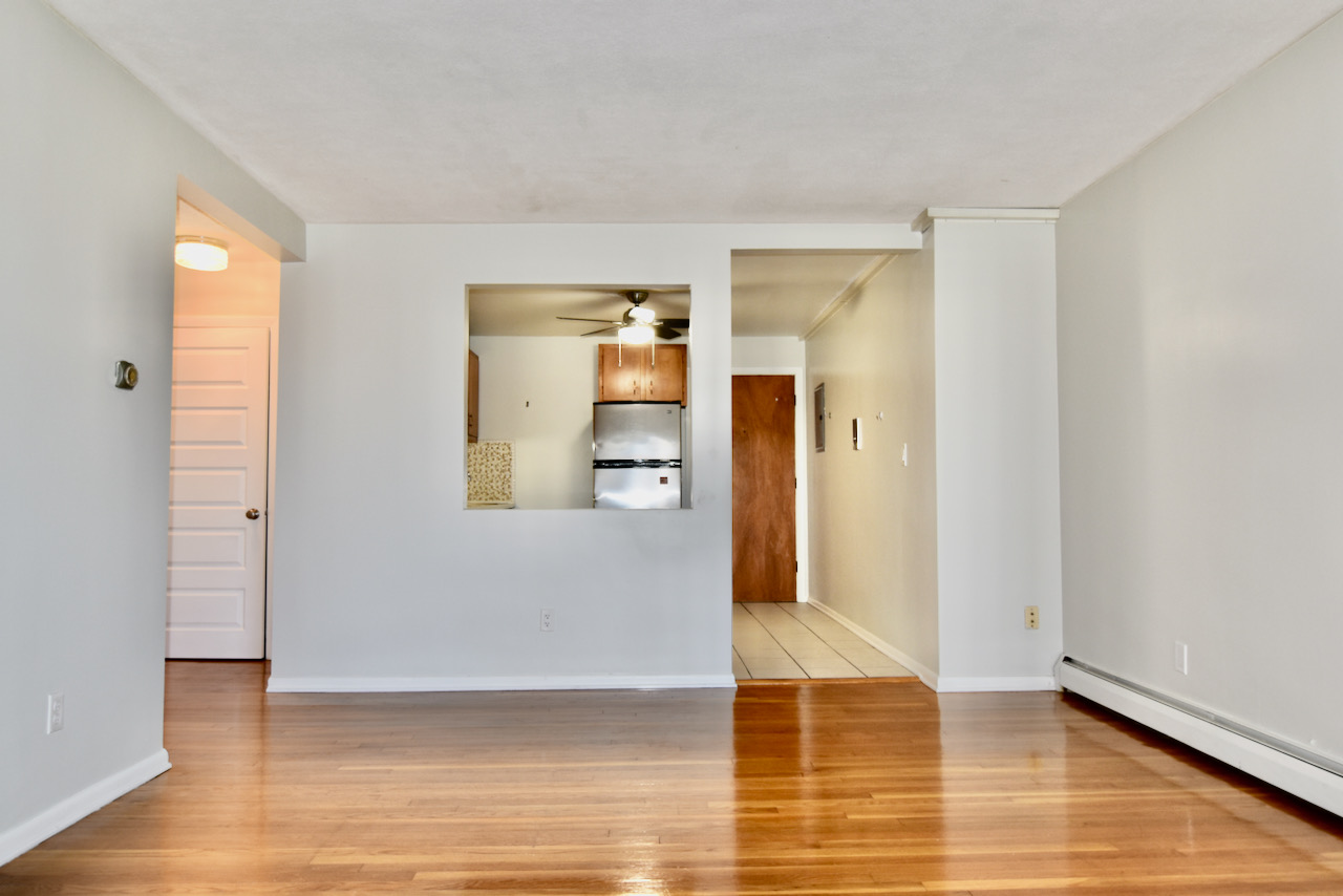 10 Linda Ln, Dorchester