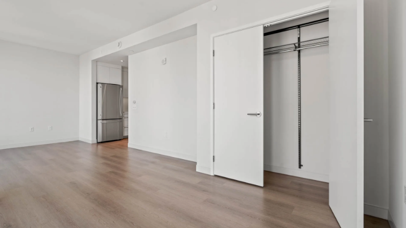 35 Lomasney Way, West End