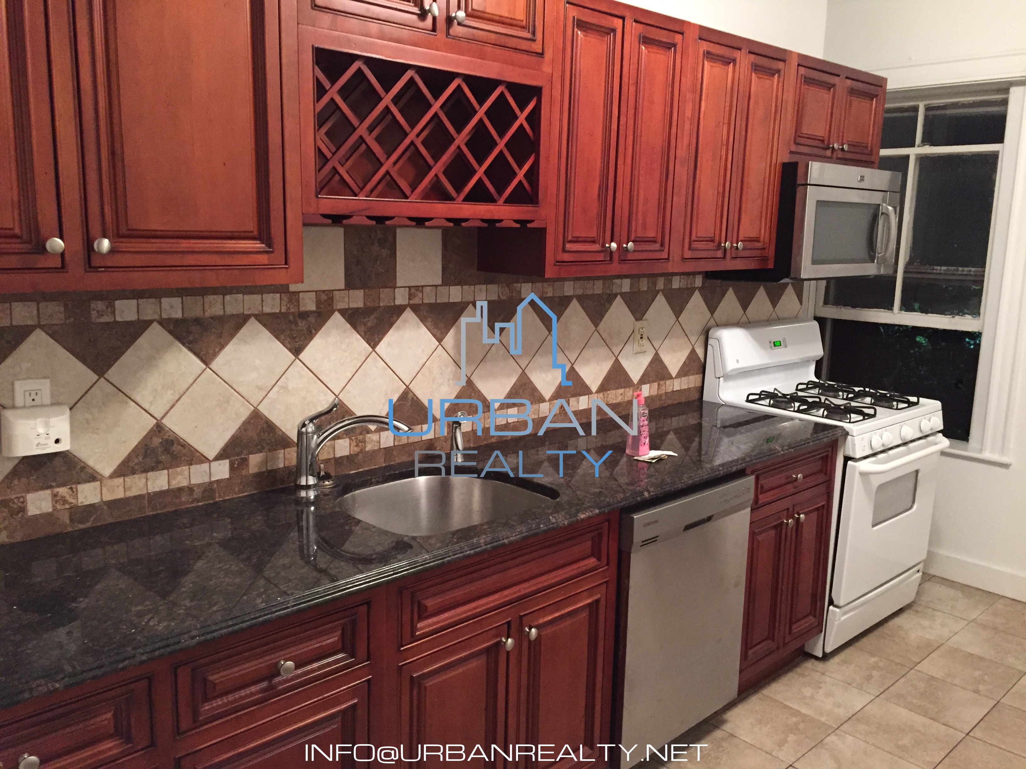 1911 Beacon St, Washington Square