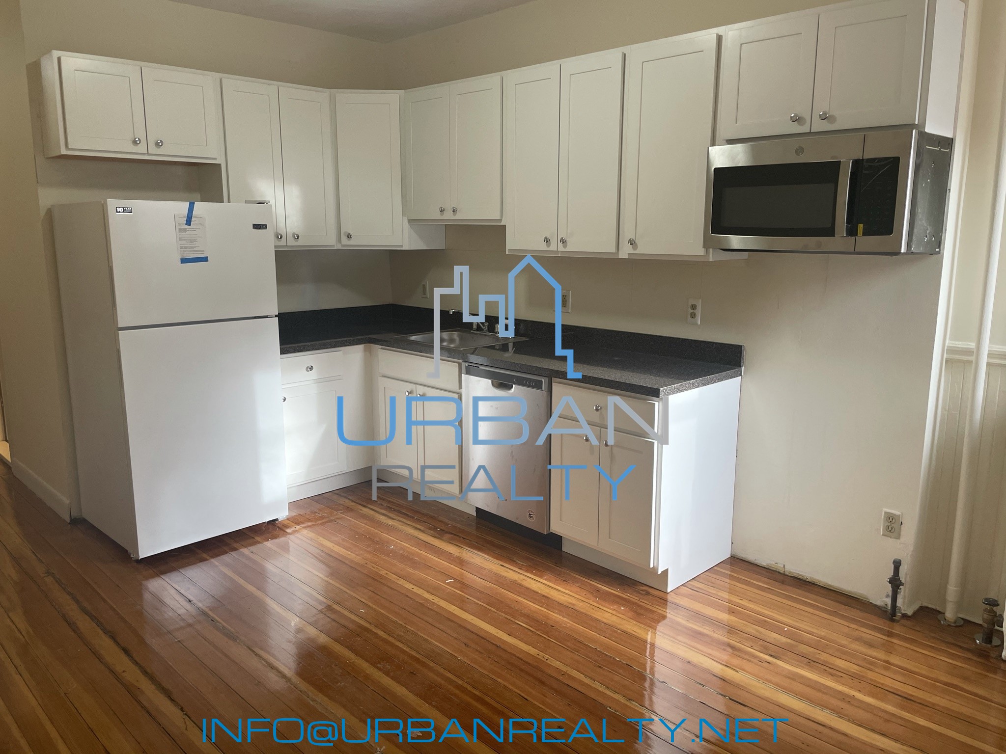 24 Strathmore Rd, Washington Square